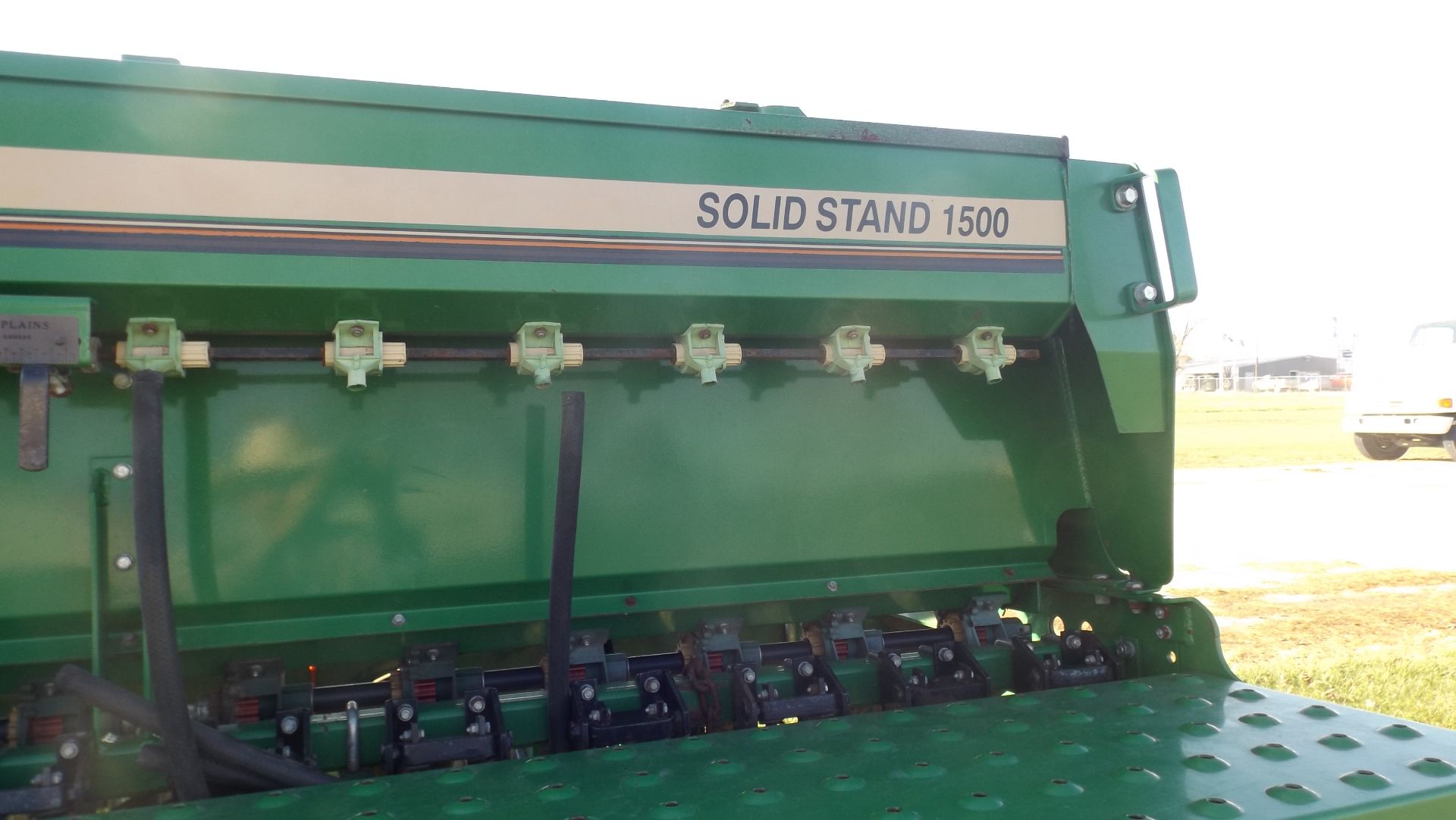 1997 Great Plains solid stand 1500 15'X 7.5 grain drill with grass seed attachment, markers, center - Image 6 of 8