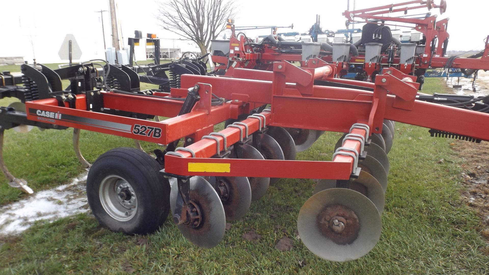 2008 Case-IH Ecolo-Tiger 527B 5-shank, spring auto reset, hydraulic disk leveler, Very few acres, - Image 2 of 6