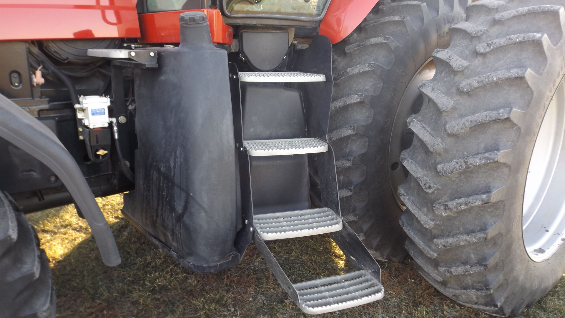 2009 CASE-IH 215 Magnum ADS MFWD Tractor, 18/4 PS Trans, 4 outlets, 1000 PTO, 480/80R42 Firestone - Image 5 of 9