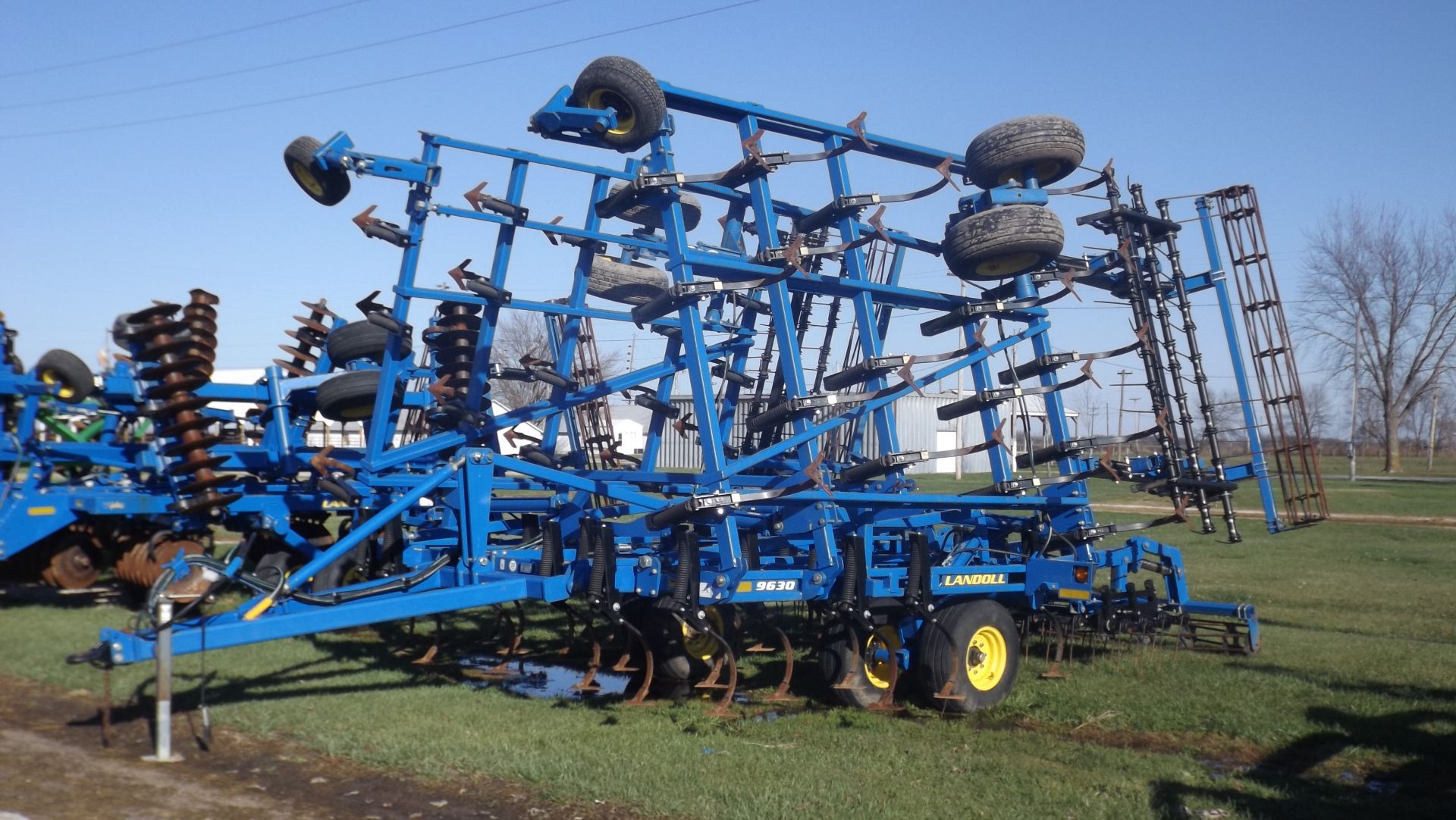 2012 Landoll 9630-30" Field Cultivator with 3 bar harrow & rear conditioning reel