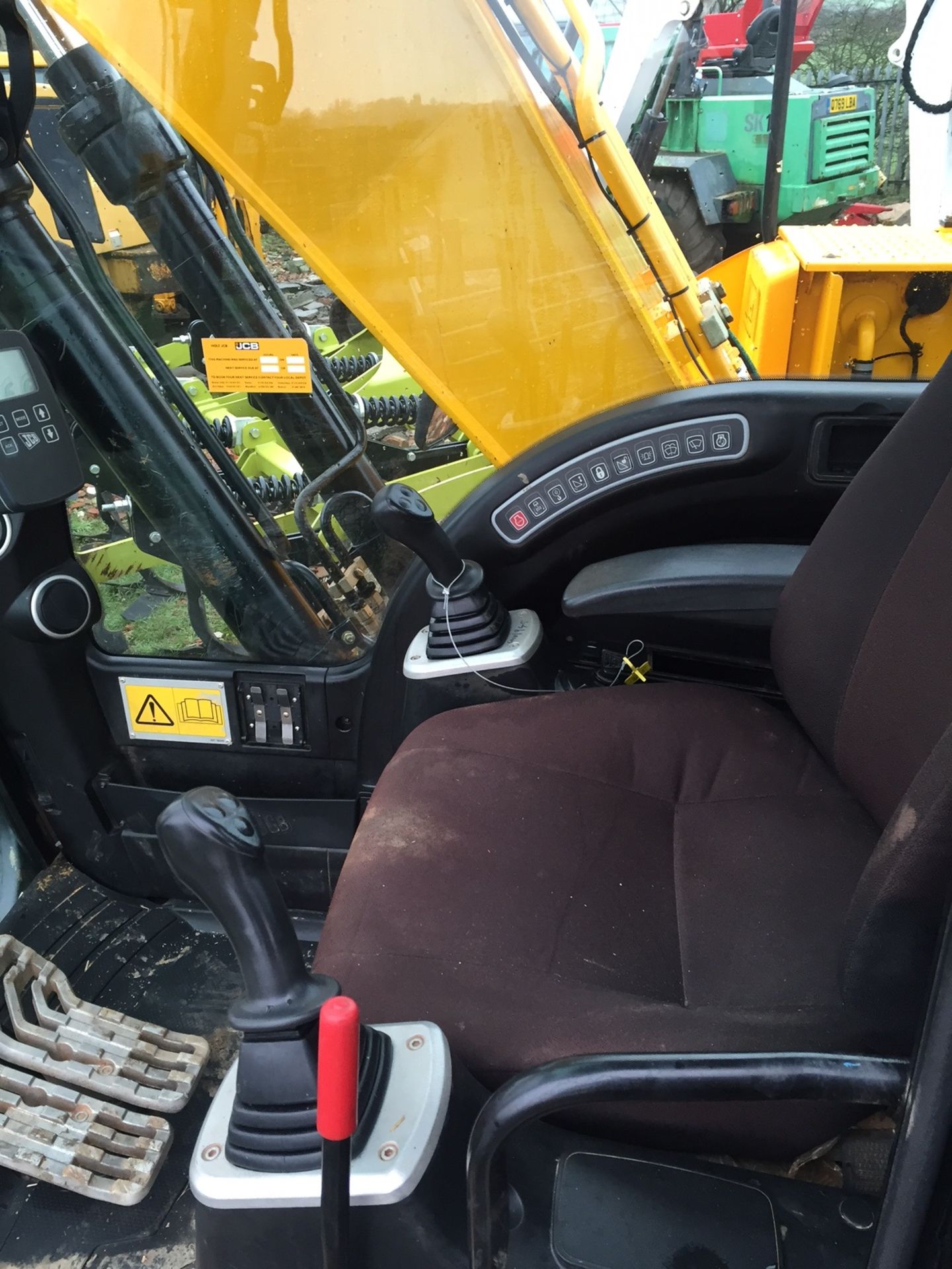 DS - 2011 JCB TRACKED EXCAVATOR JS145LC - Image 6 of 9