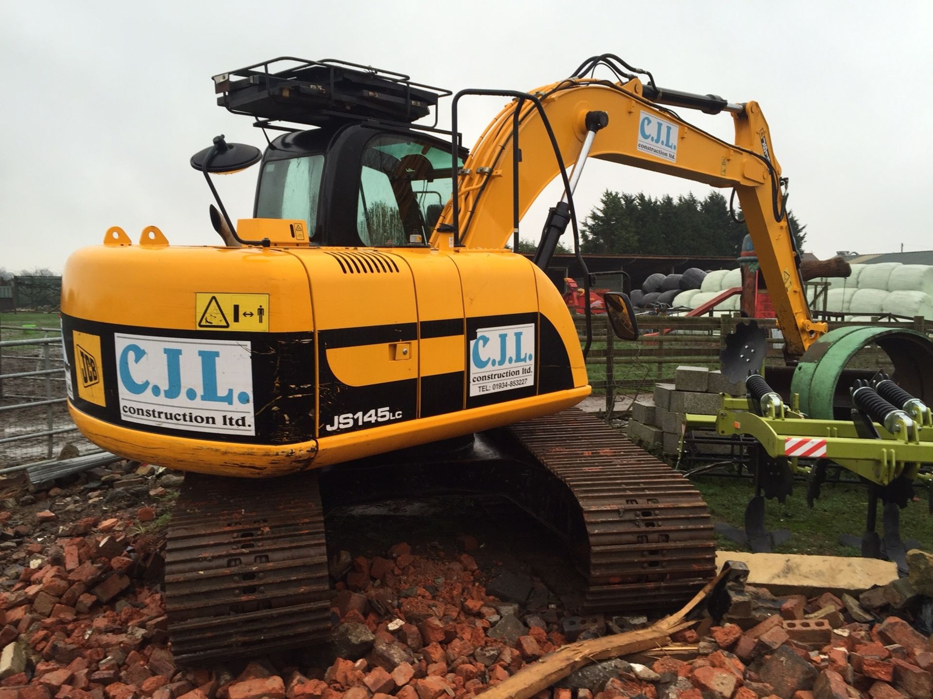 DS - 2011 JCB TRACKED EXCAVATOR JS145LC