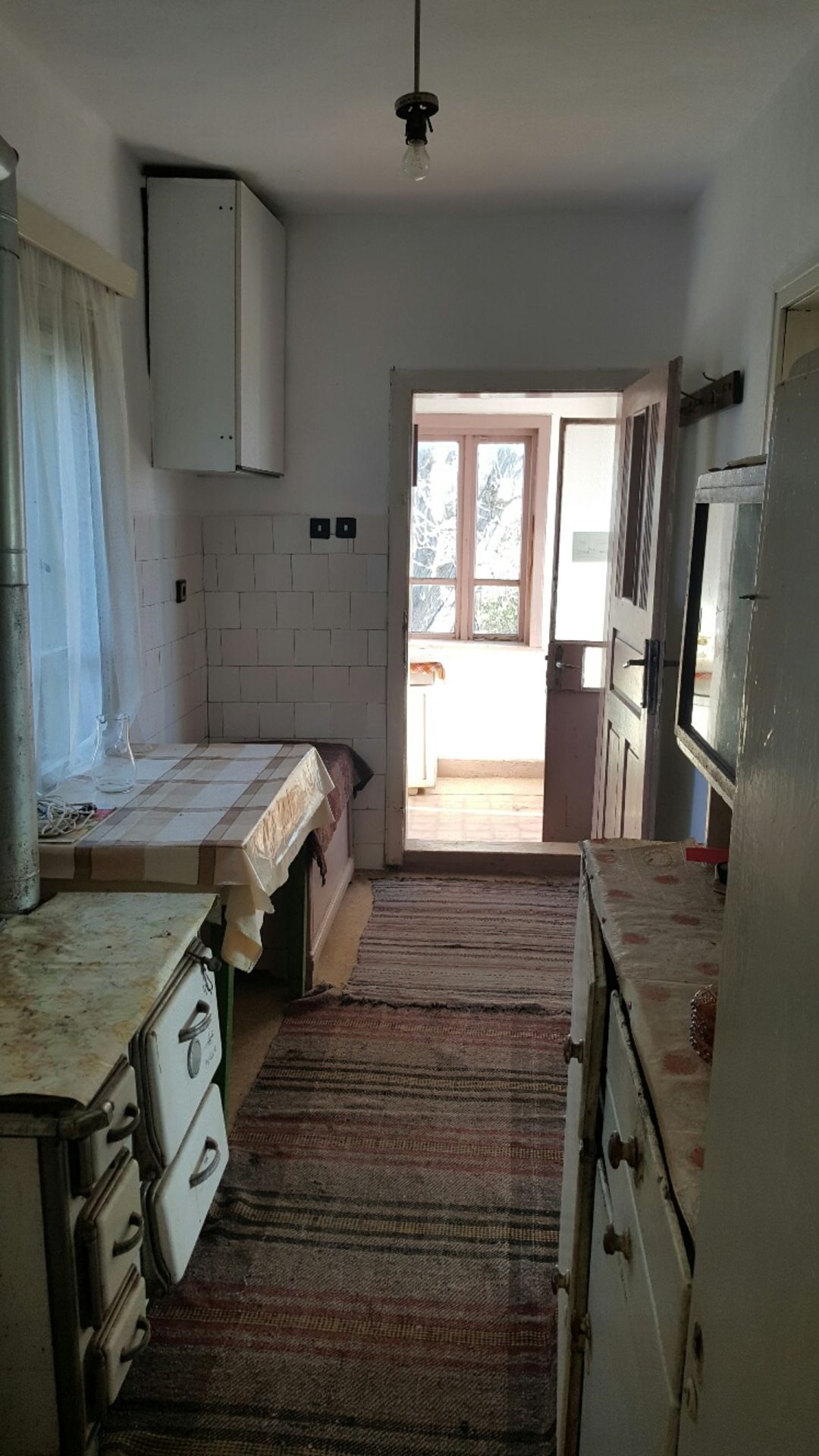 Ready to move into 5 room Bulgarian cottage for sale. With land not far from coast - Image 26 of 42