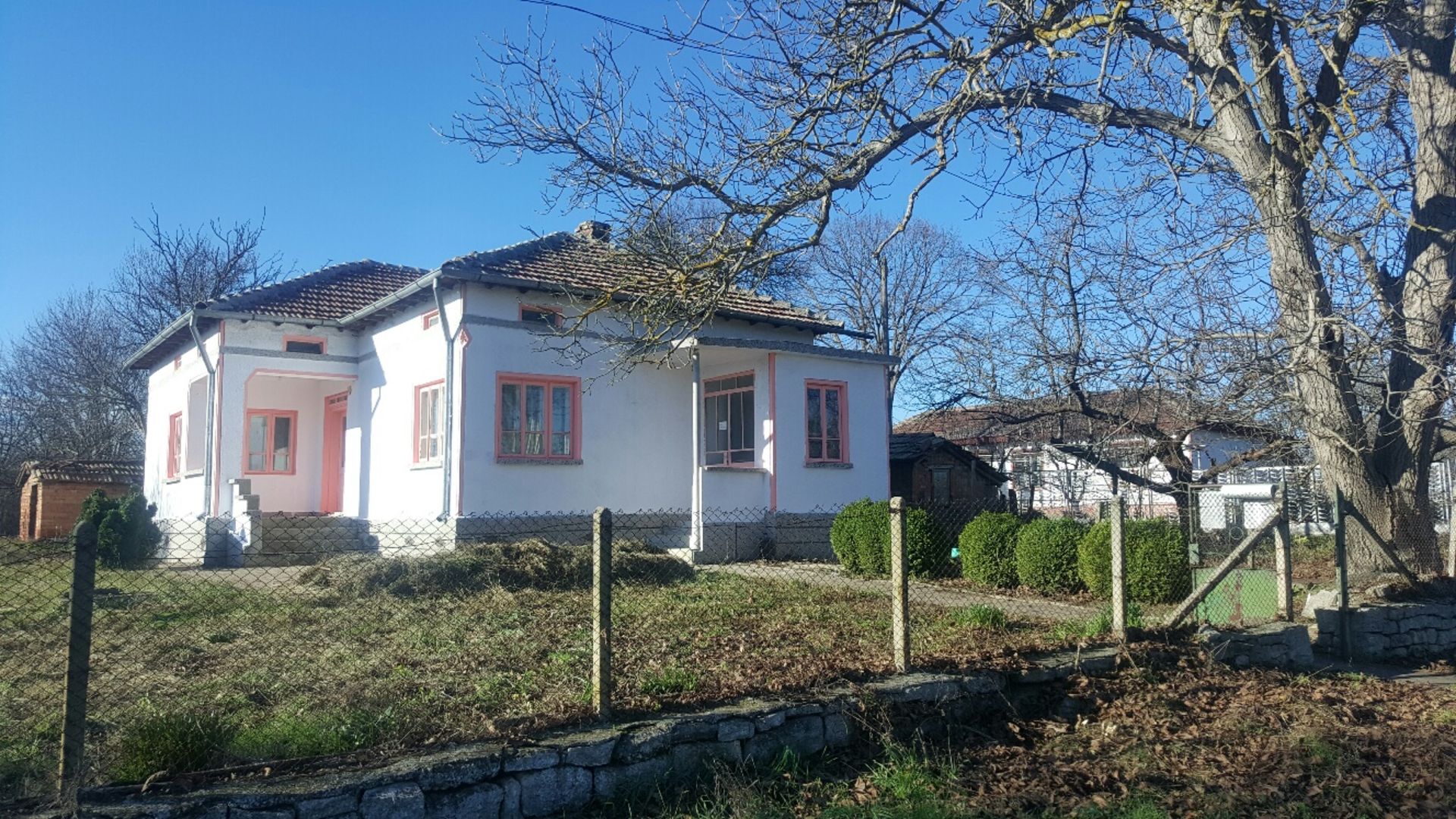 Ready to move into 5 room Bulgarian cottage for sale. With land not far from coast - Image 3 of 42