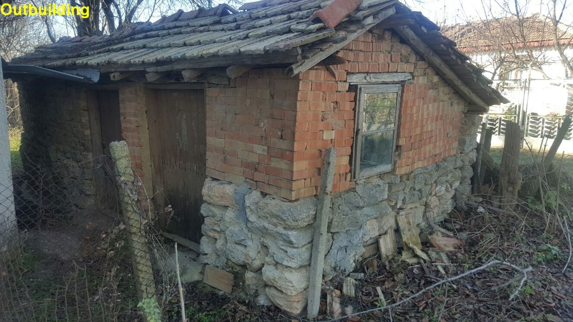 Ready to move into 5 room Bulgarian cottage for sale. With land not far from coast - Image 34 of 42