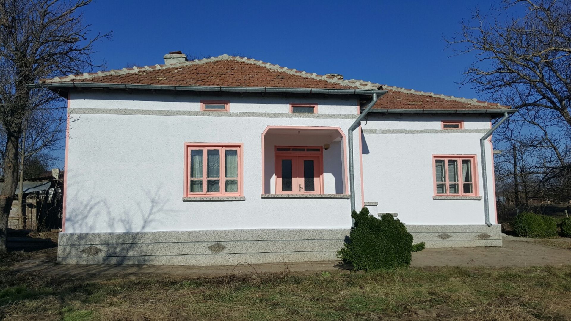 Ready to move into 5 room Bulgarian cottage for sale. With land not far from coast - Image 6 of 42