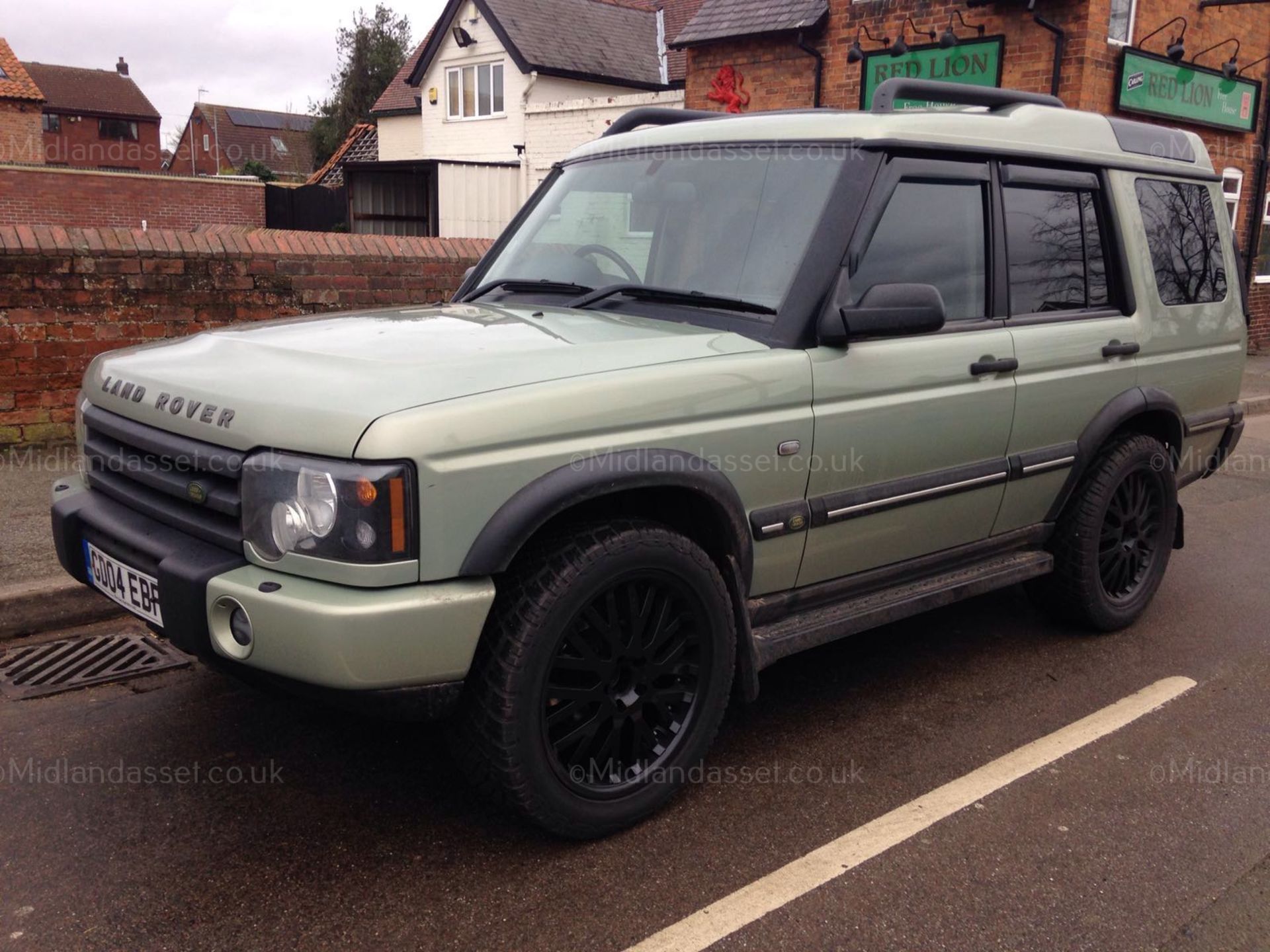 2004/04 REG LAND ROVER DISCOVERY ES PREMIUM TD5 7 SEATER AUTOMATIC *NO VAT* - Image 2 of 9