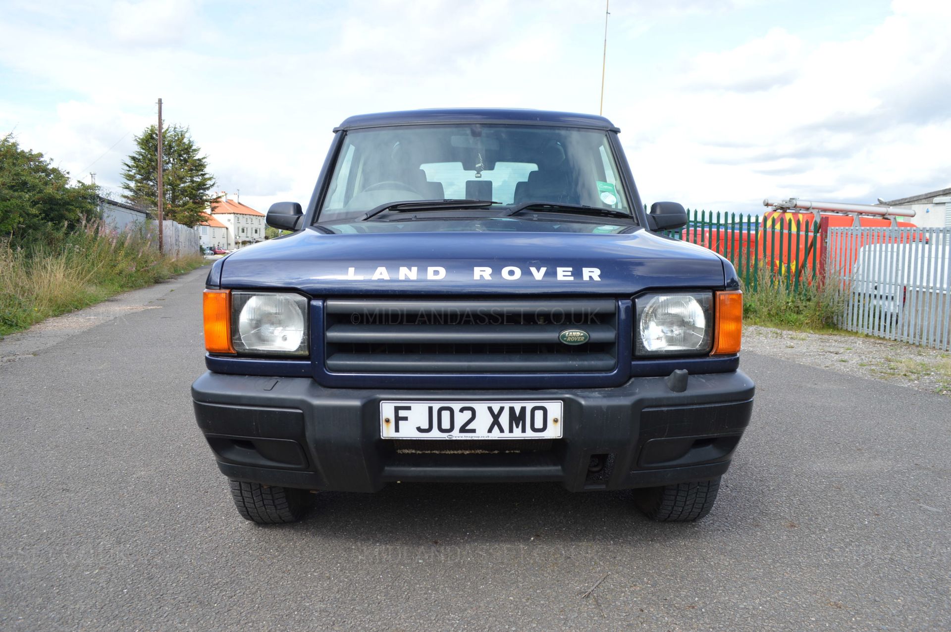 2002/02 REG LAND ROVER DISCOVERY TD5 LIGHT 4X4 COMMERCIAL / SPECIAL VEHICLES 5 SEATER - Image 2 of 30