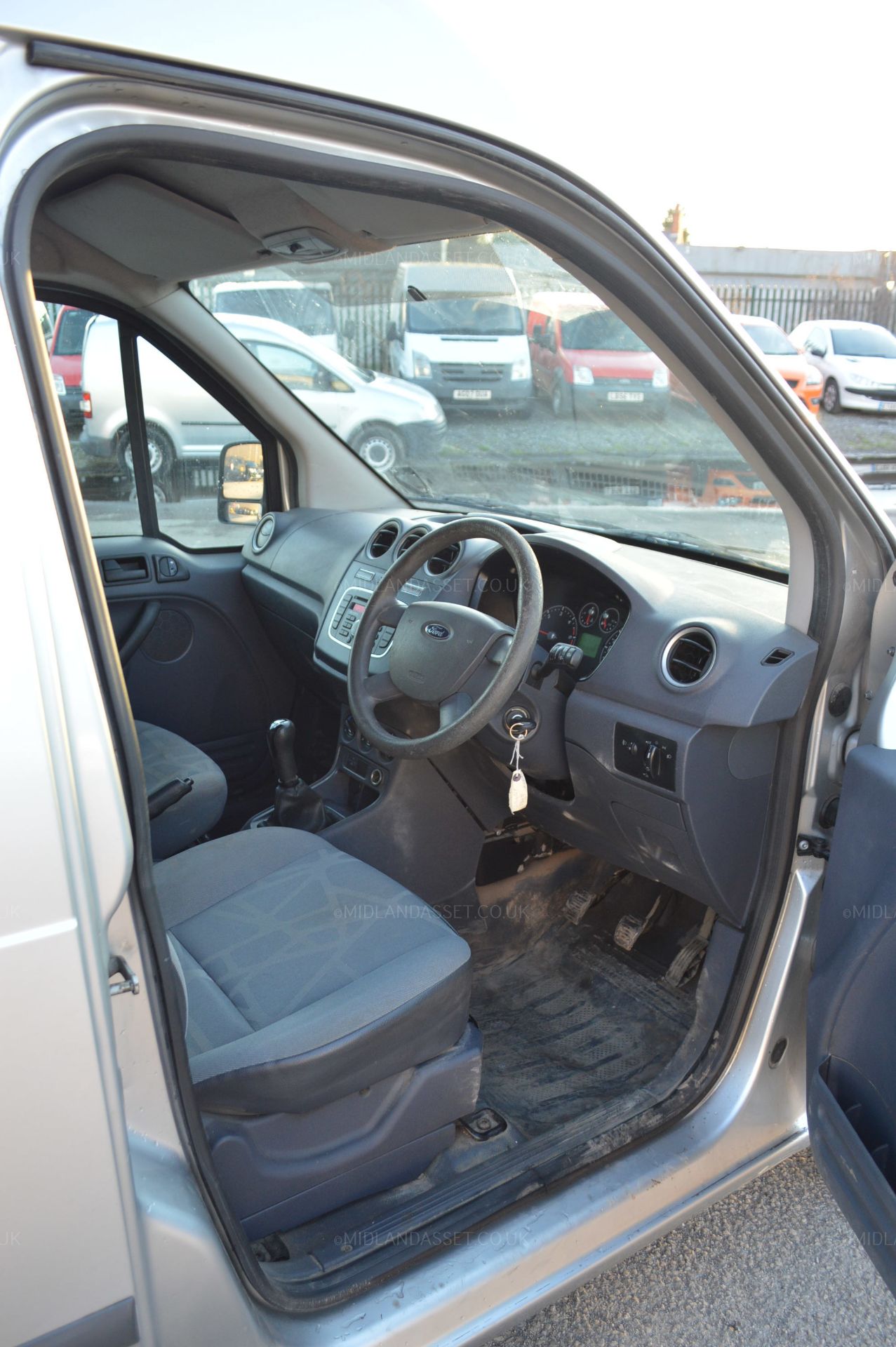 2010/10 REG FORD TRANSIT CONNECT 90 T230 - SHOWING 1 FORMER KEEPER *PLUS VAT* - Image 10 of 31