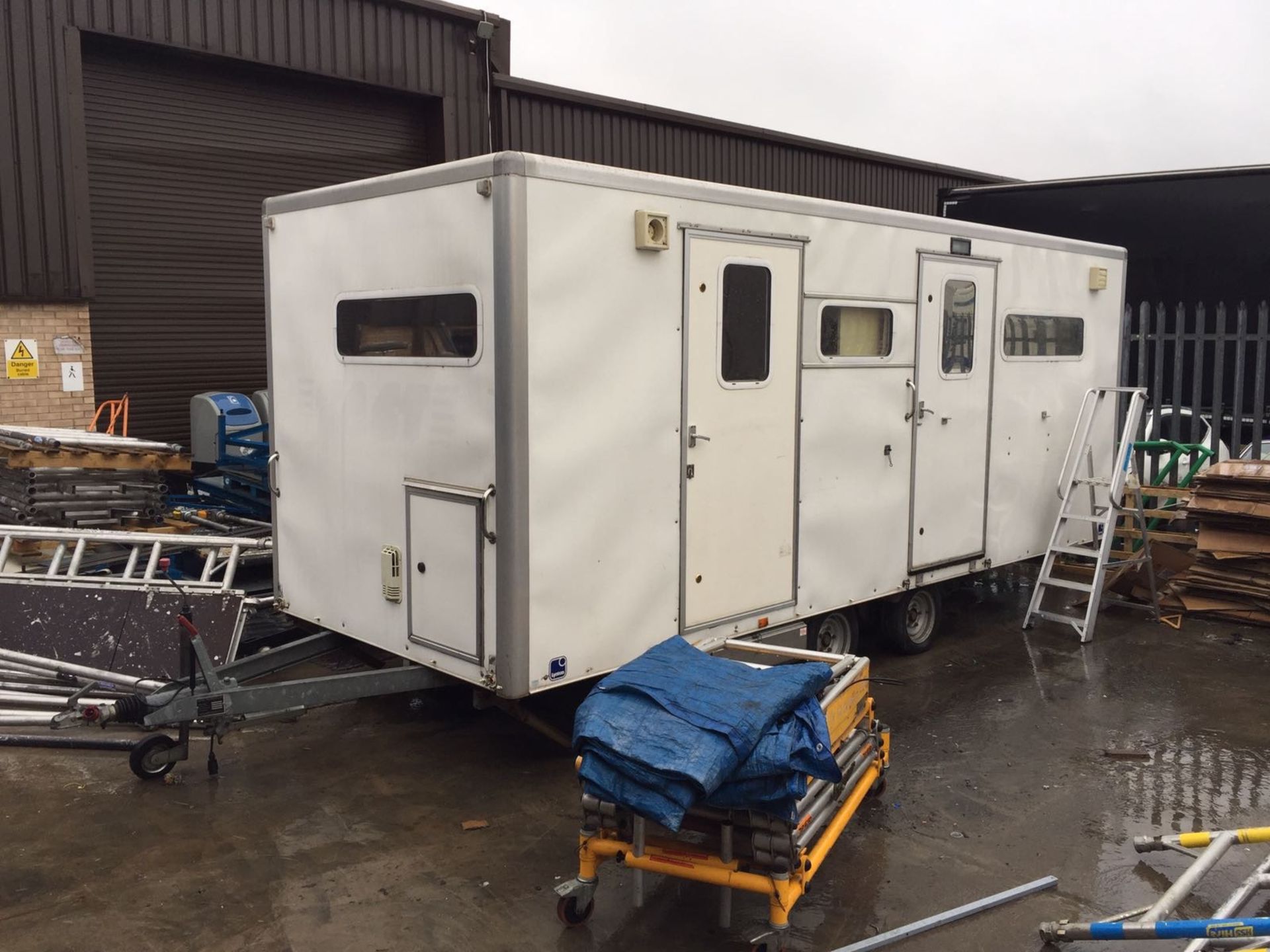 TWIN AXLE EXHIBITION / CATERING TRAILER WITH RICON DISABLED LIFT