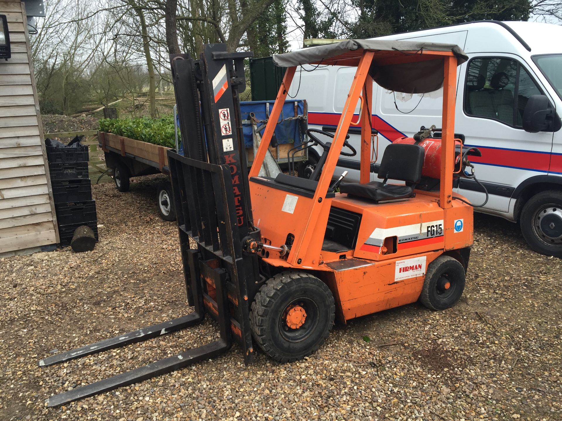 KOMATSU FORK TRUCK 1.5 TON LPG CONTAINER SPEC IN EXCELLENT CONDITION 1273 HRS!