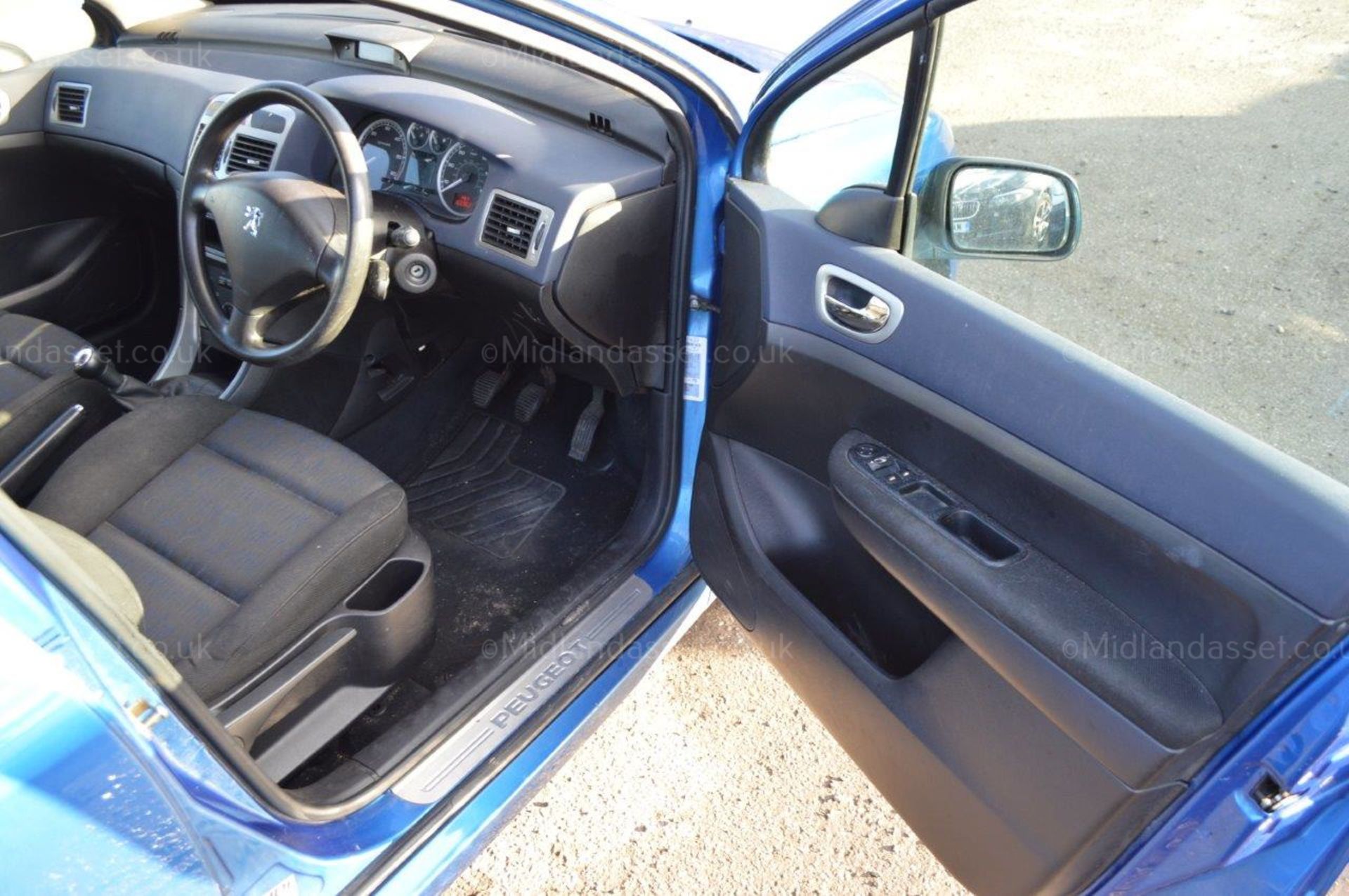 2003/03 REG PEUGEOT 307 S HDI 90 5 DOOR HATCHBACK *NO VAT* - Image 8 of 21