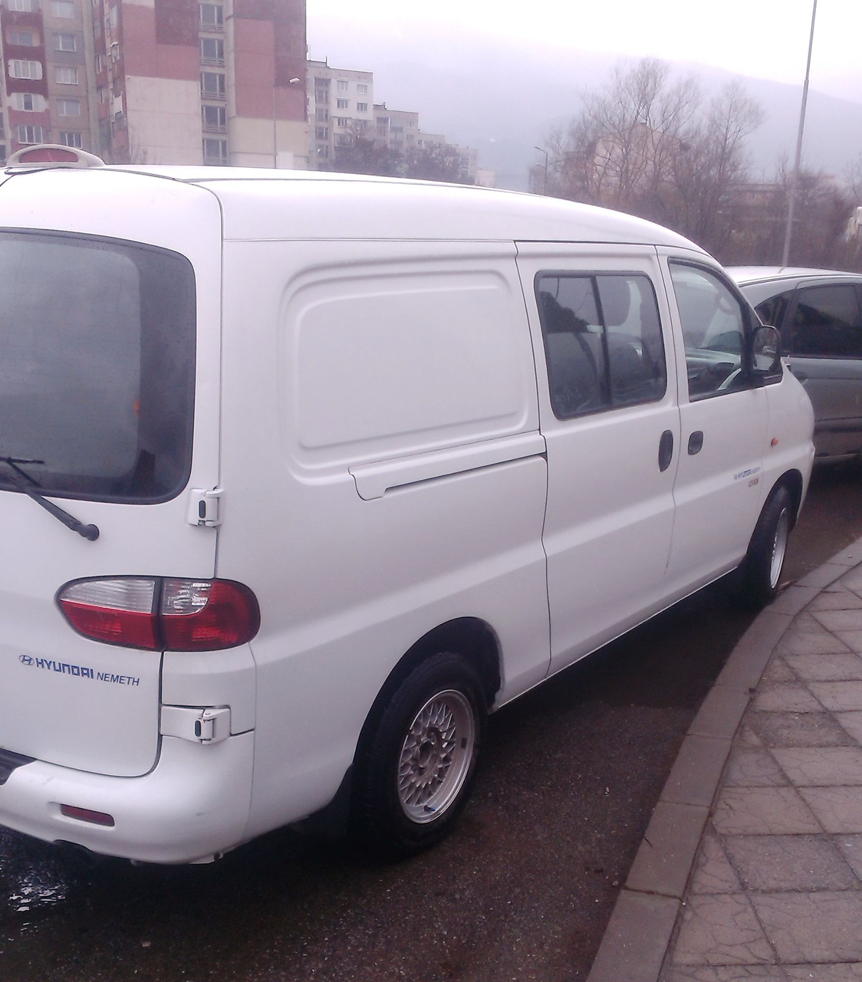 2003 WHITE HYUNDAI H1 EURO 3 - REGISTERED IN BULGARIA - Image 4 of 12