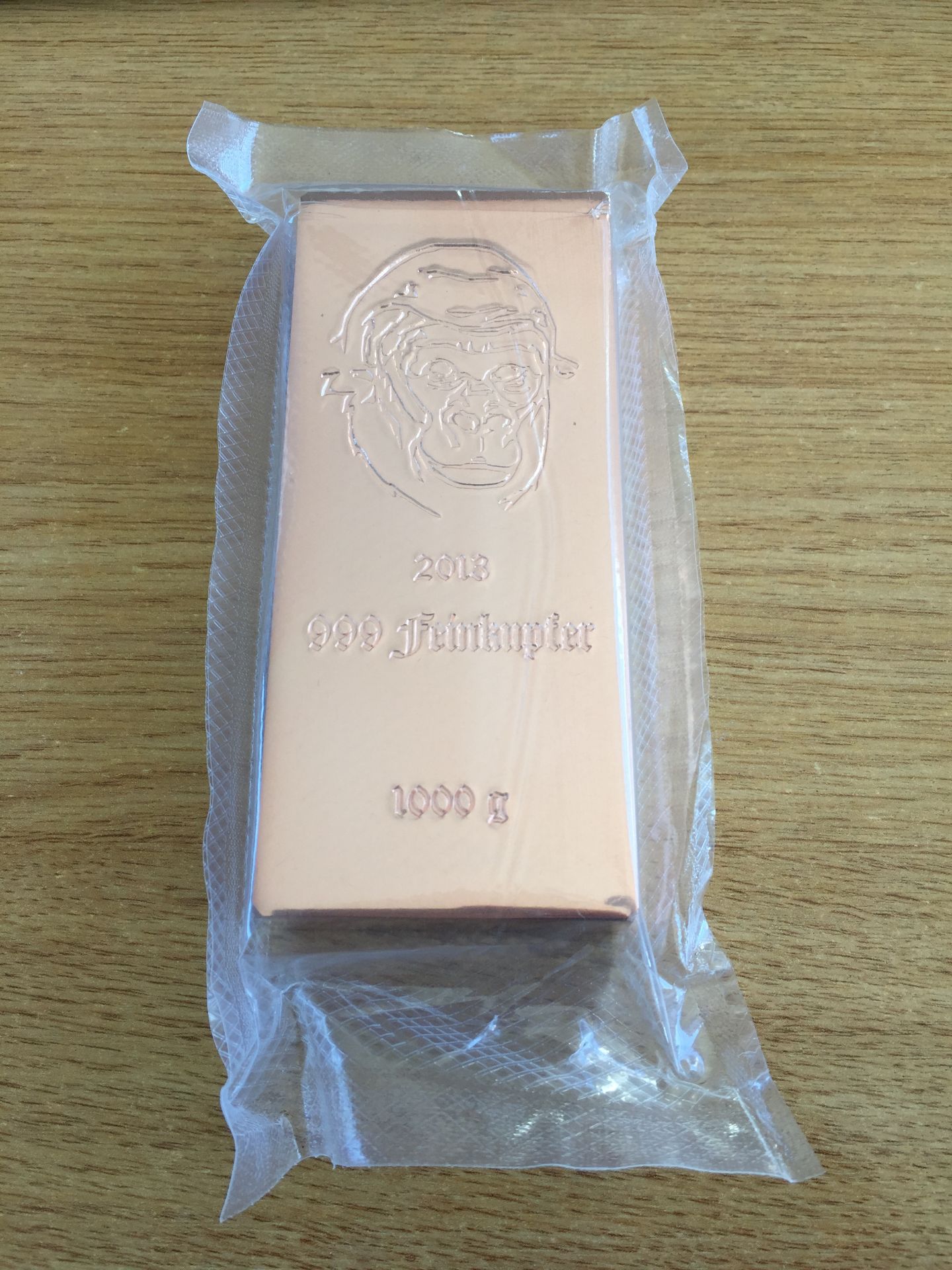 PURE COPPER BULLION 1 KG .999 = 99.9% PURITY. INVESTMENT WITH GORILLA FACE!