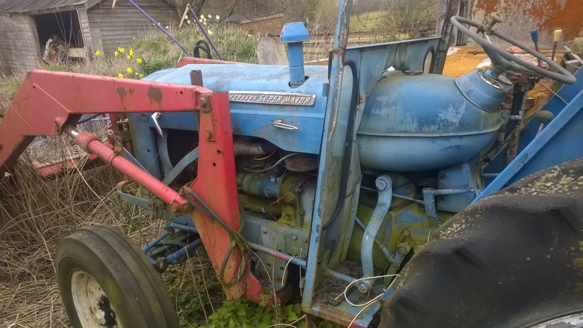 FORDSON  SUPER MAJOR c/w POWER LOADER   WE HAVENT HEARD IT RUNNING YET BUT WE ARE INTENDING TO GET - Image 17 of 20