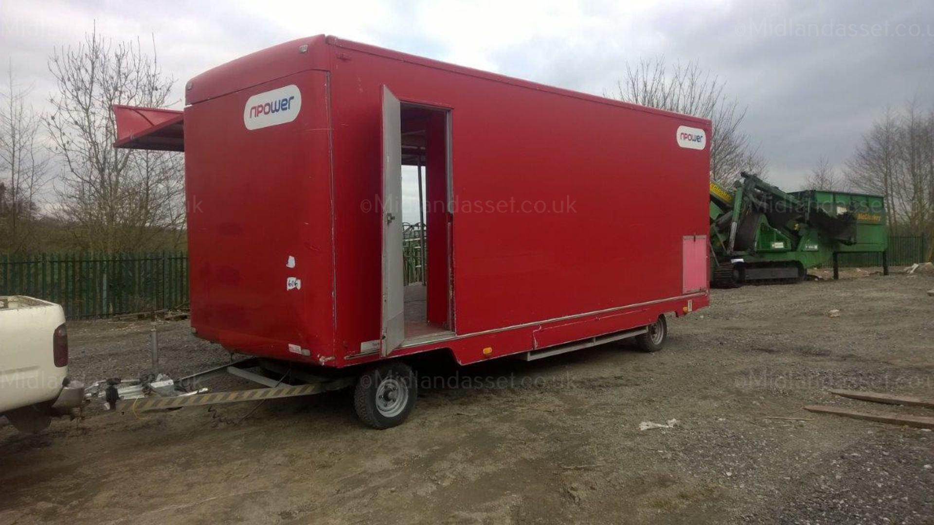 DS - EXHIBITION TRAILER   GROSS WEIGHT: 3,500 kg   FITTED WITH A MICROWAVE, SINK AND FRIDGE (UN- - Bild 19 aus 20