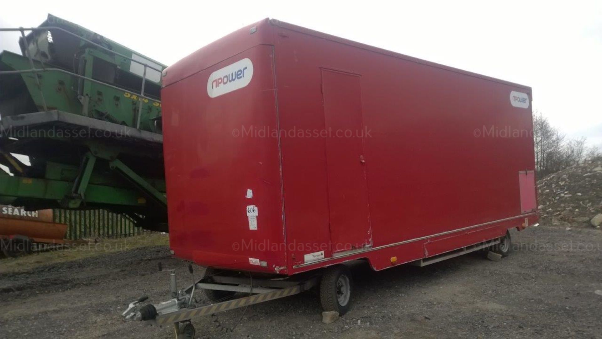 DS - EXHIBITION TRAILER   GROSS WEIGHT: 3,500 kg   FITTED WITH A MICROWAVE, SINK AND FRIDGE (UN- - Bild 2 aus 20