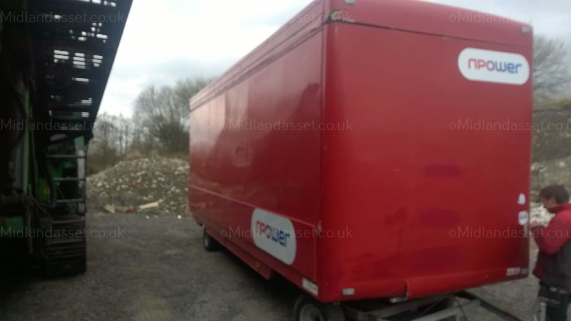 DS - EXHIBITION TRAILER   GROSS WEIGHT: 3,500 kg   FITTED WITH A MICROWAVE, SINK AND FRIDGE (UN- - Bild 4 aus 20