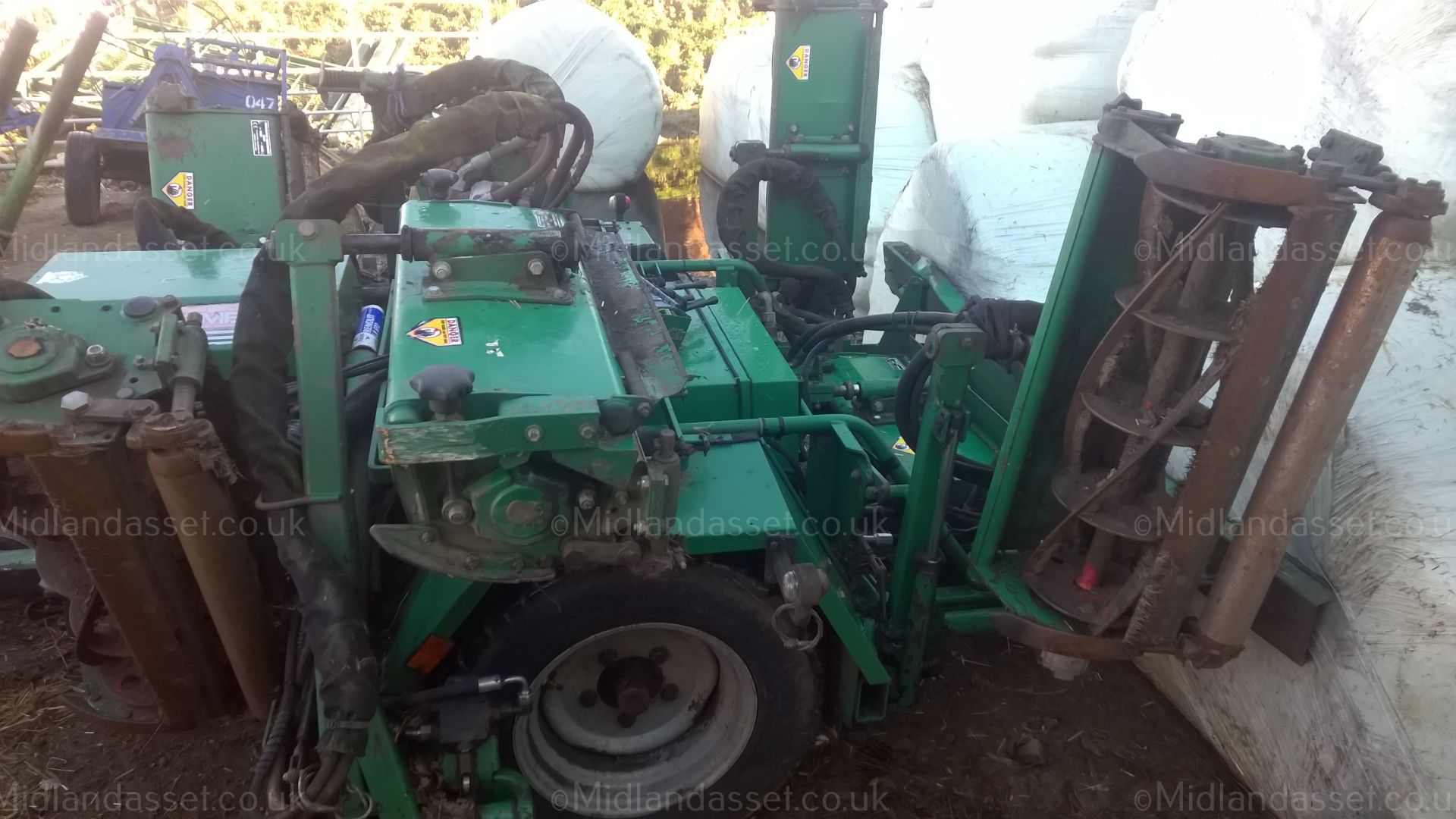 DS - RANSOMES TEXTRON TG 4650 GANG MOWER   EX COUNCIL GOOD WORKING ORDER COLLECTION FROM - Image 5 of 8