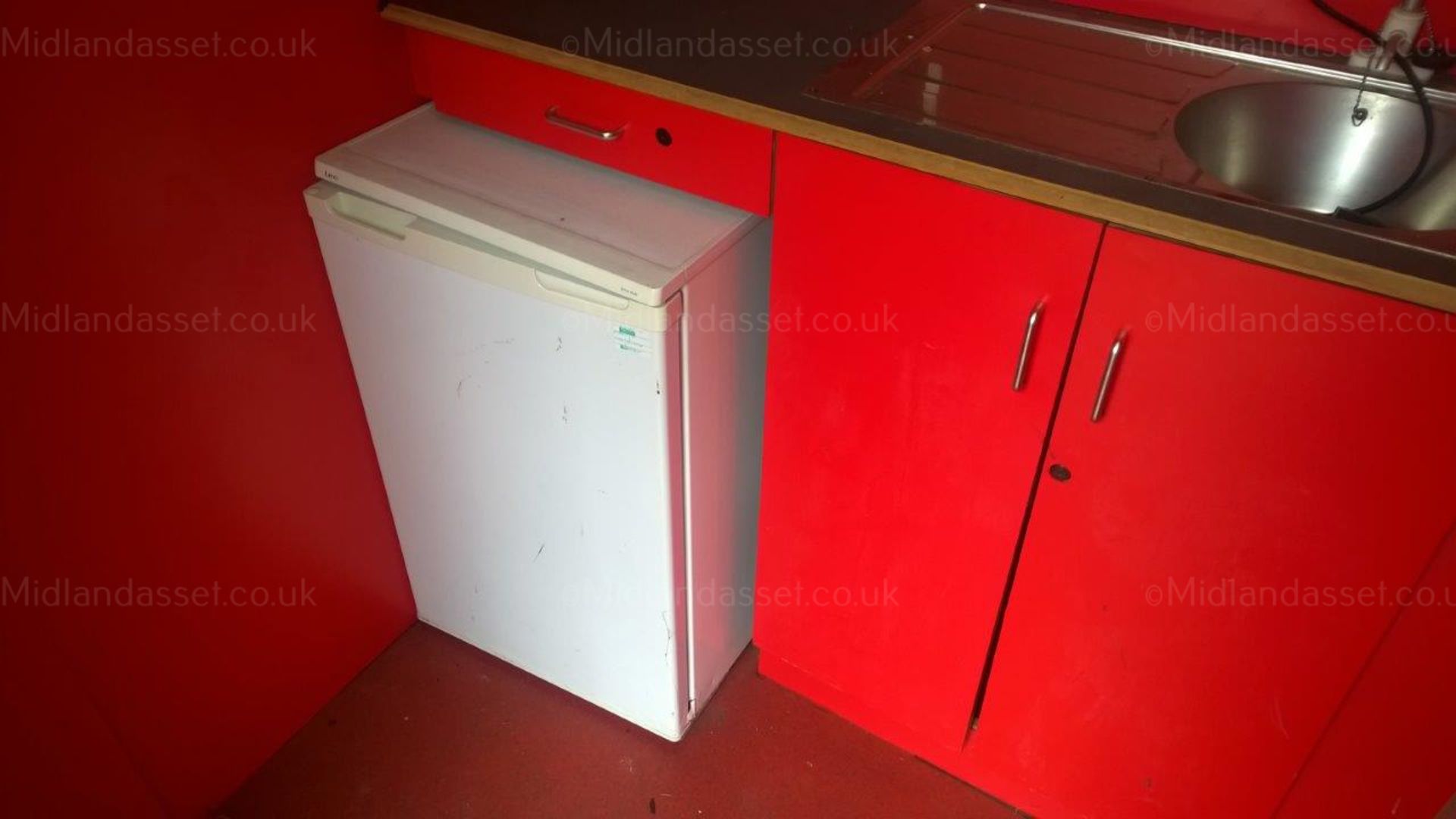 DS - EXHIBITION TRAILER   GROSS WEIGHT: 3,500 kg   FITTED WITH A MICROWAVE, SINK AND FRIDGE (UN- - Bild 16 aus 20