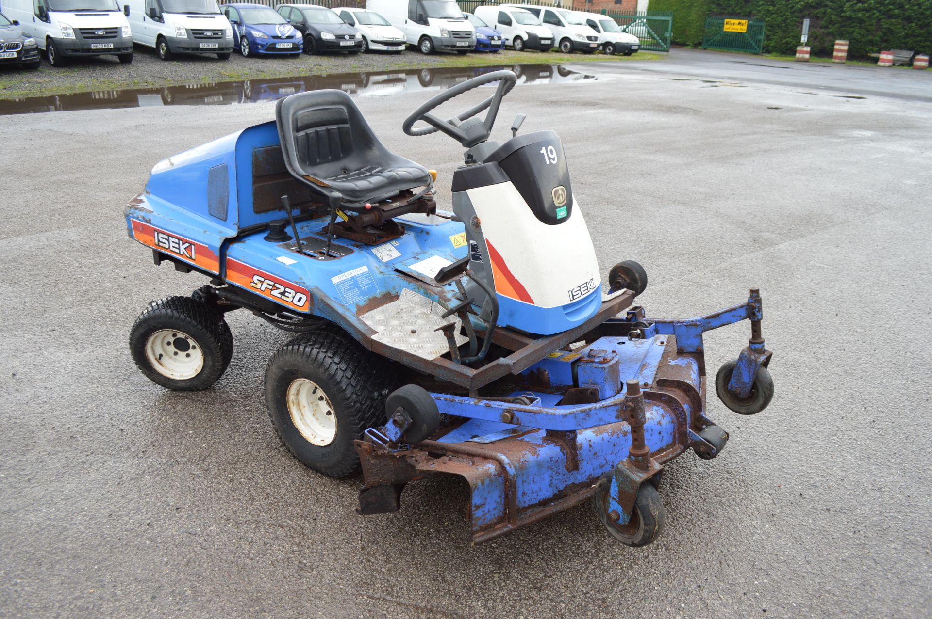 ISEKI SF230 HYDROSTATIC RIDE-ON MOWER *PLUS VAT*