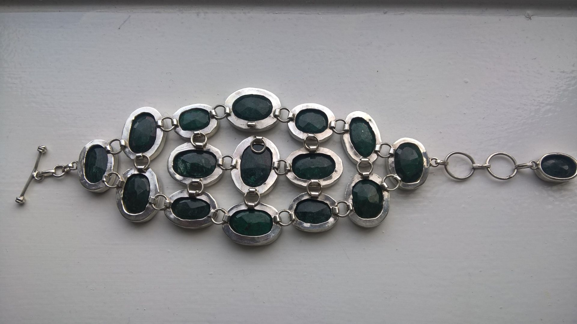 366 CARAT GREEN SAPPHIRE AND STERLING SILVER BRACELET *NO VAT*