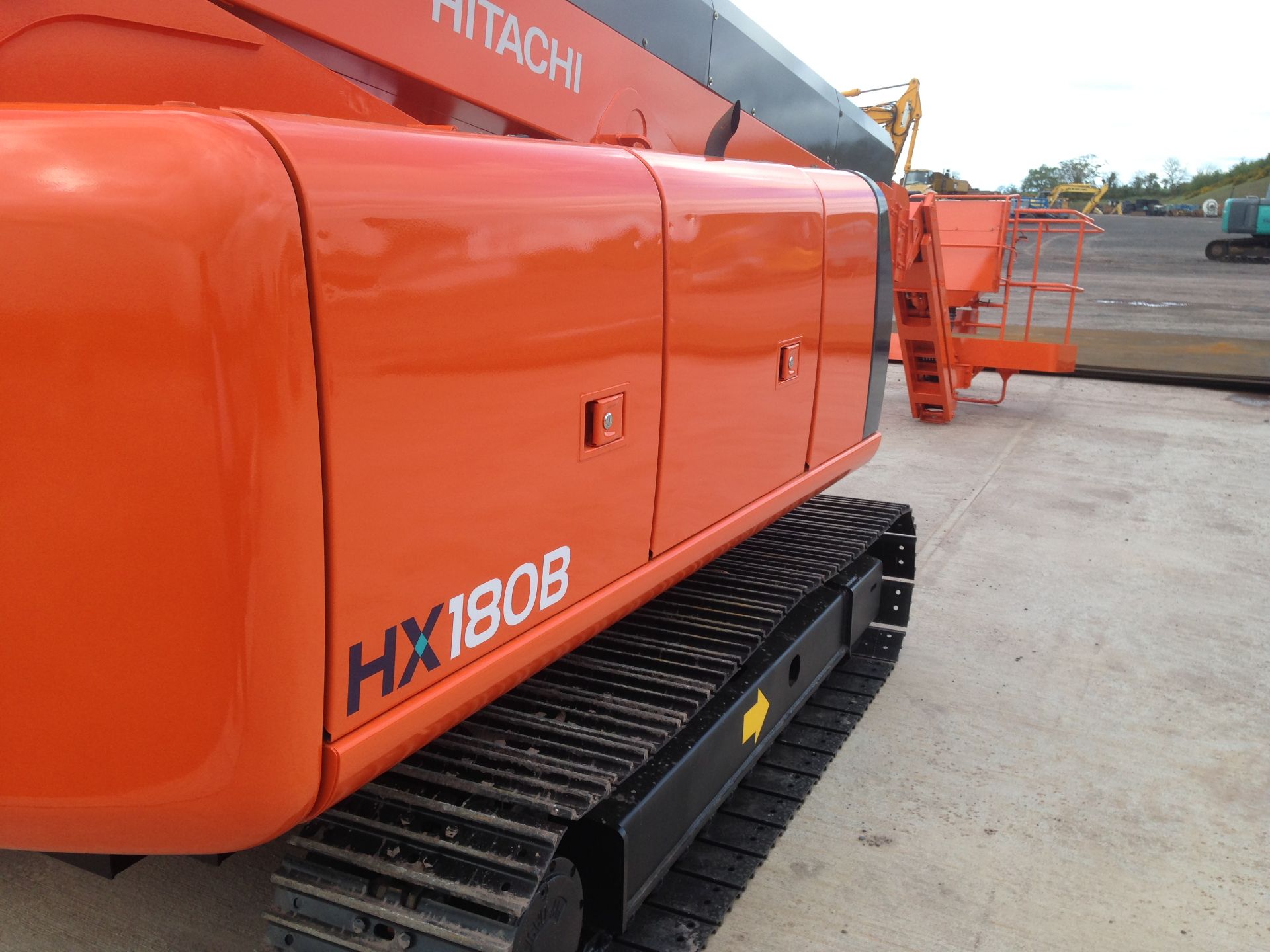 RARE 2014 HITACHI HX 180 B TRACKED MEWP / BOOM LIFT / CHERRY PICKER - Image 3 of 8