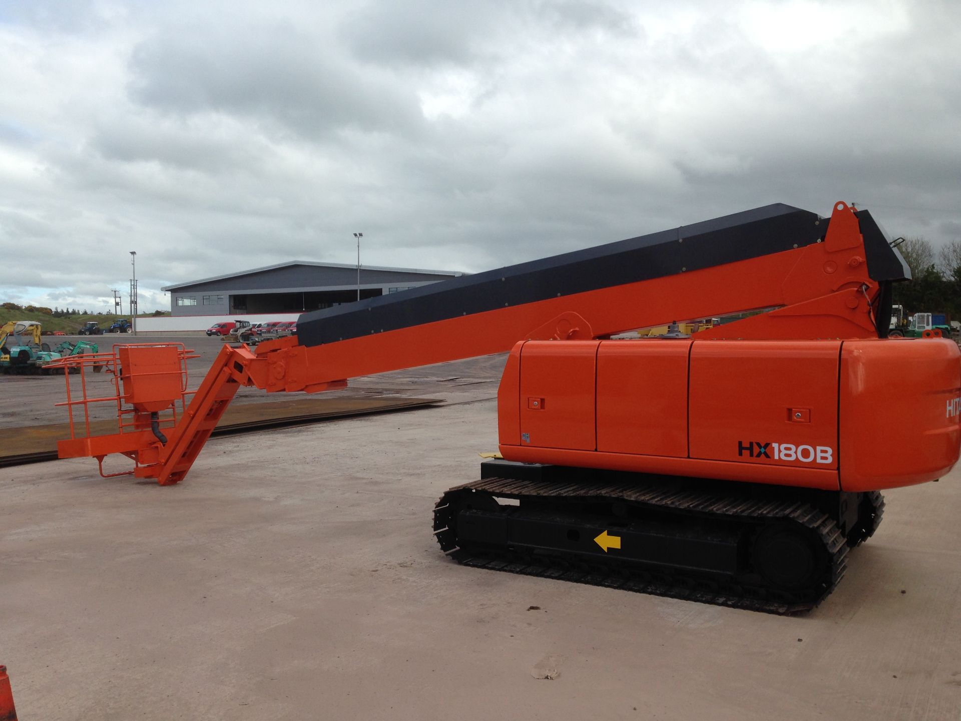 RARE 2014 HITACHI HX 180 B TRACKED MEWP / BOOM LIFT / CHERRY PICKER - Image 2 of 8