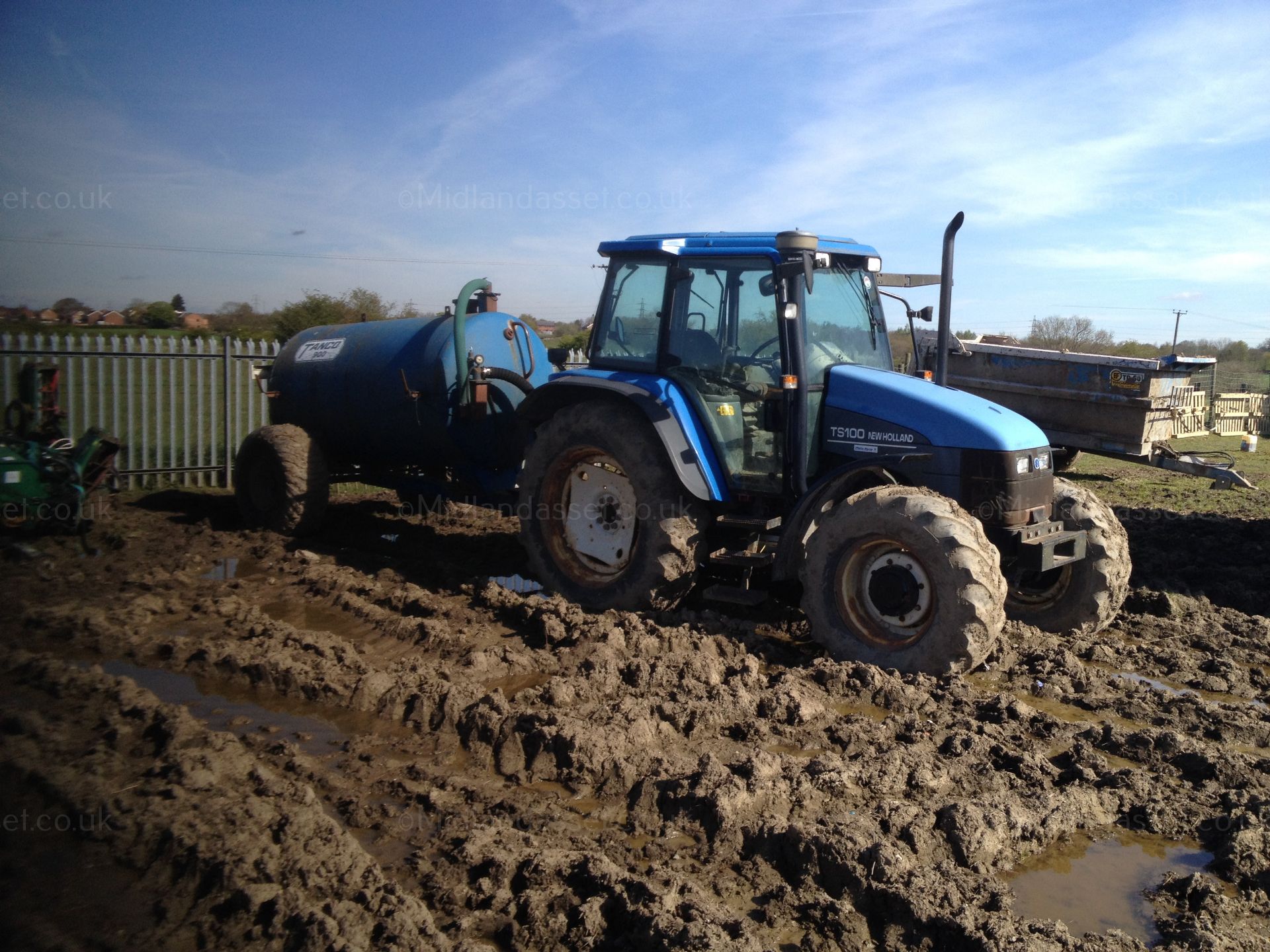 2002 NEW HOLLAND TS100 TRACTOR AND WATER TANKER