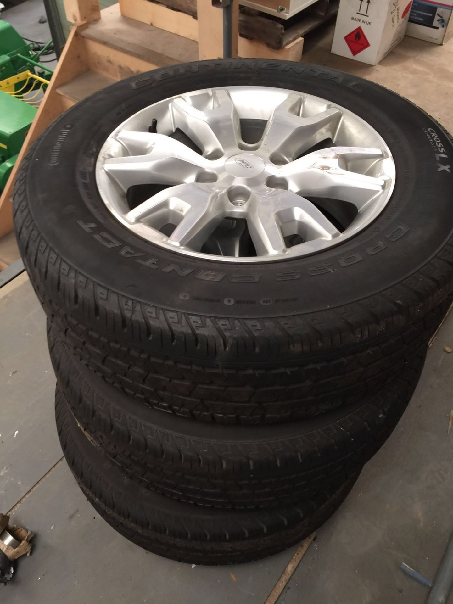 SET OF 4 2016 18" FORD RANGER ALLOY WHEELS WITH CONTINENTAL CROSS CONTACT TYRES ONLY 100 MILES - Bild 3 aus 5