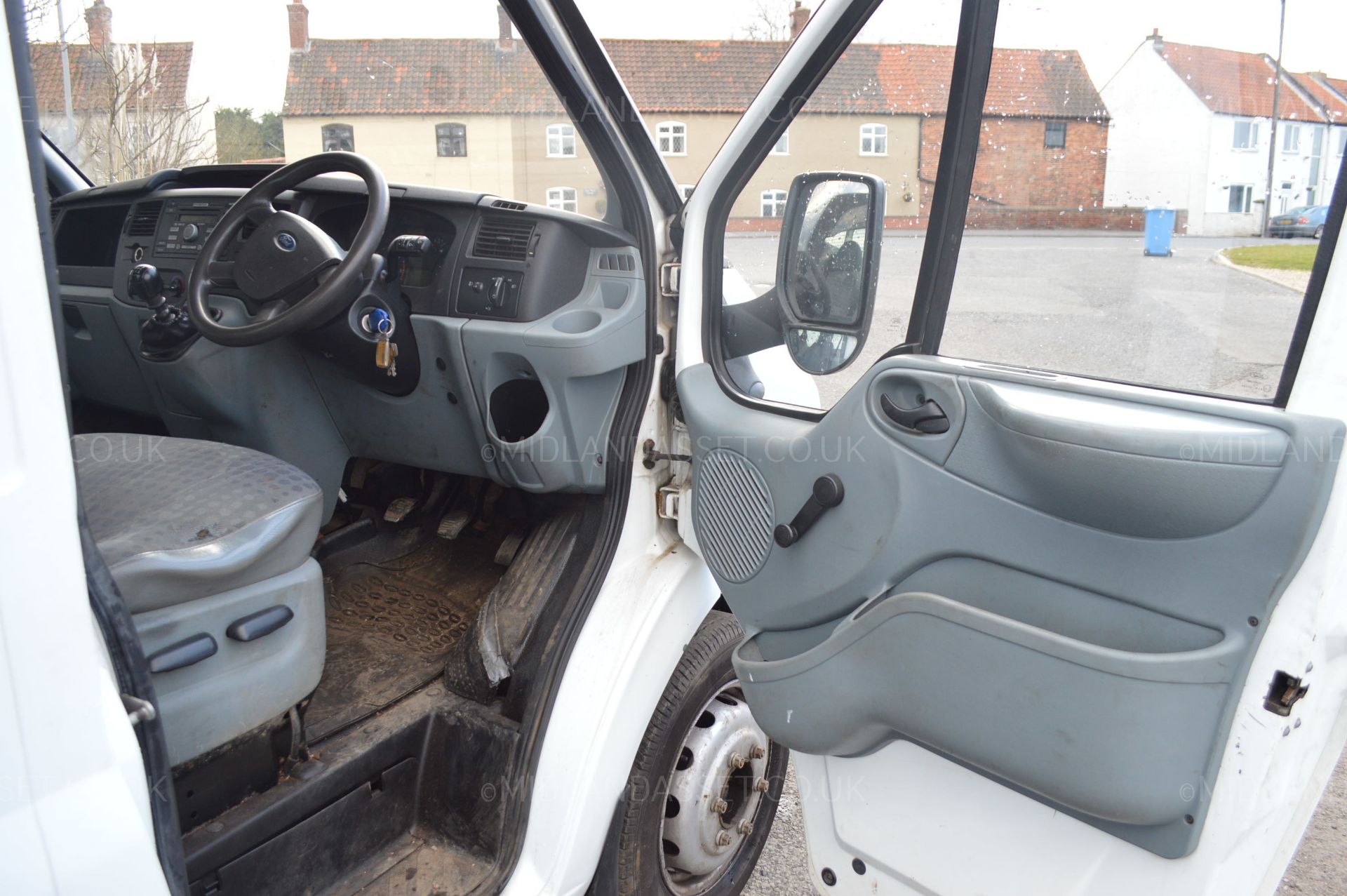 KB - 2008/08 REG FORD TRANSIT 115 T350EF RWD FLATBED - NEW ENGINE FITTED *NO VAT*   DATE OF - Image 12 of 18