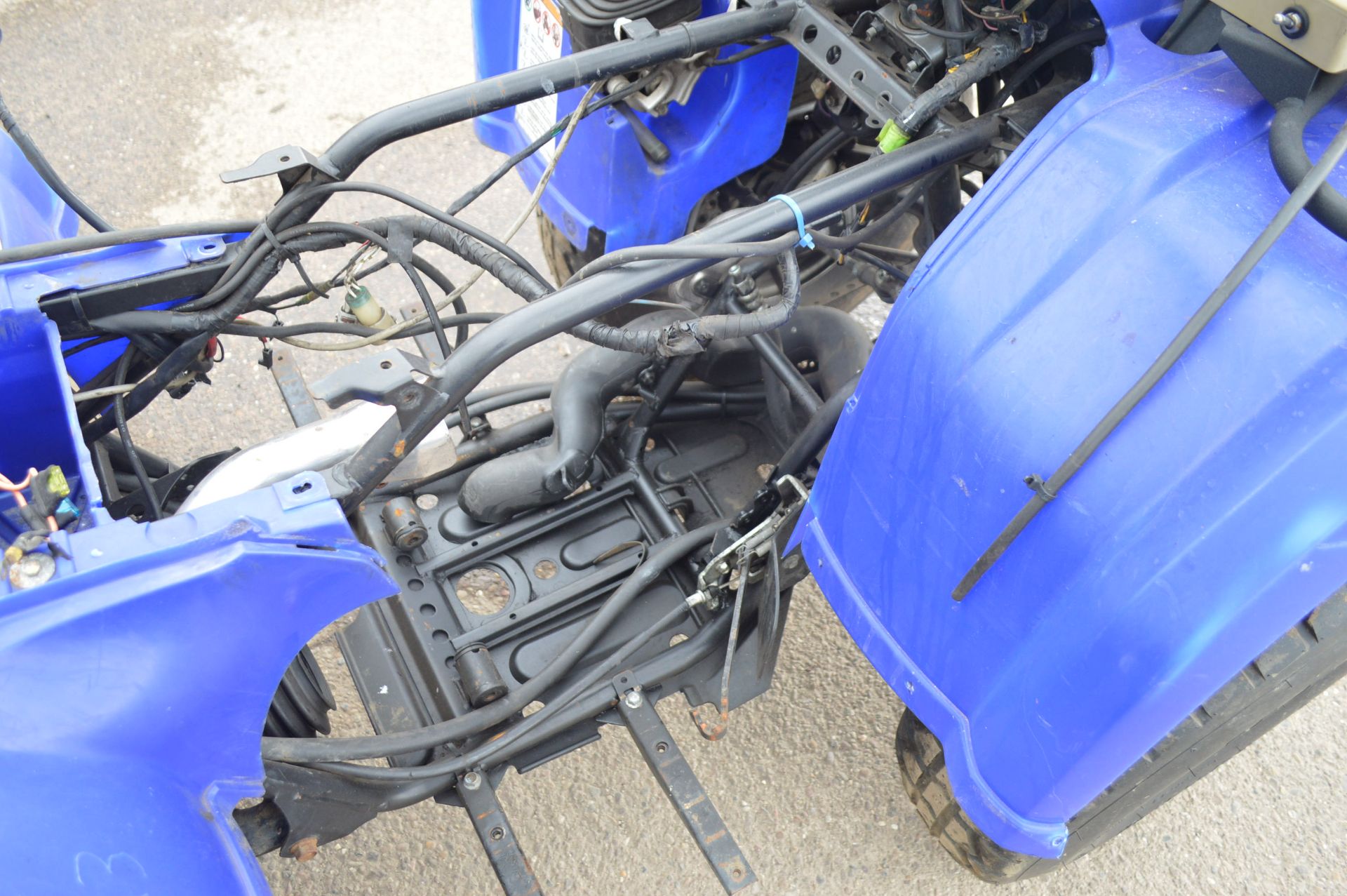 2009 YAMAHA QUAD BIKE WITH 2 SPRAYERS - 1 OWNER FROM NEW   WAS ORIGINALLY FITTED WITH A 350CC PETROL - Bild 12 aus 22