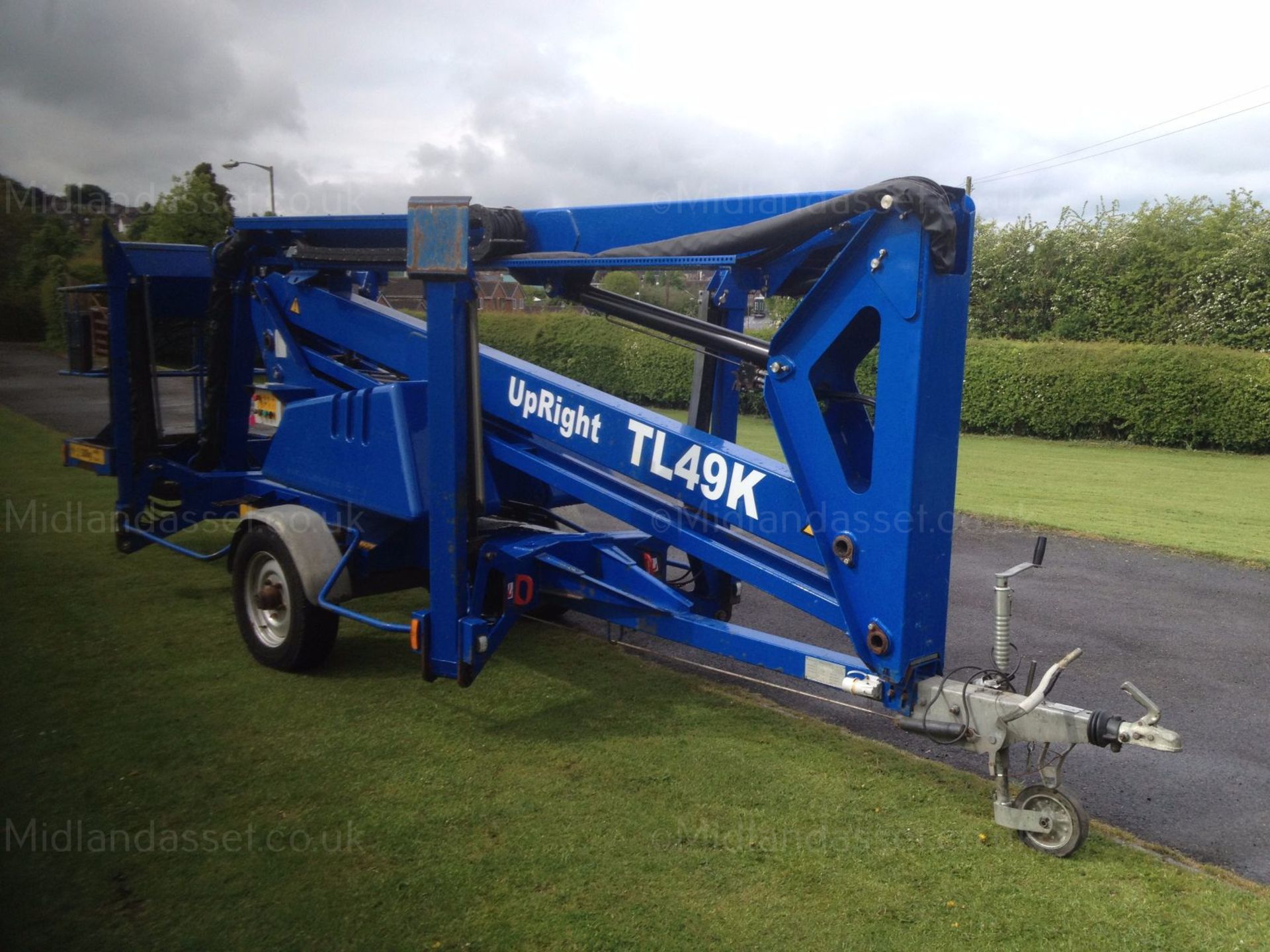 2007 UPRIGHT TL49K TRAILER MOUNTED ACCESS LIFT