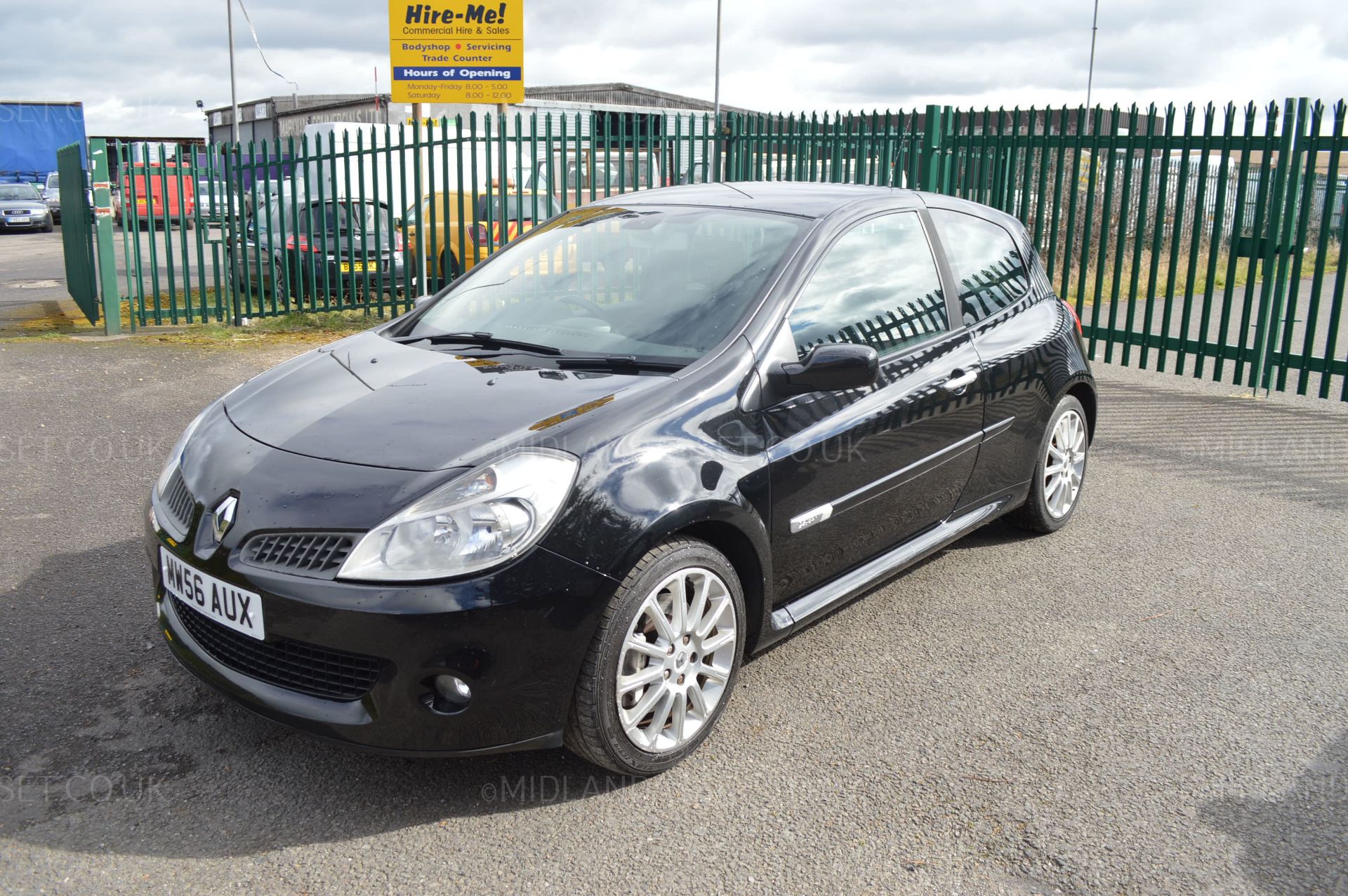 2007/56 REG RENAULT CLIO SPORT 197 - SHOWING 1 FORMER KEEPER! - Image 3 of 20