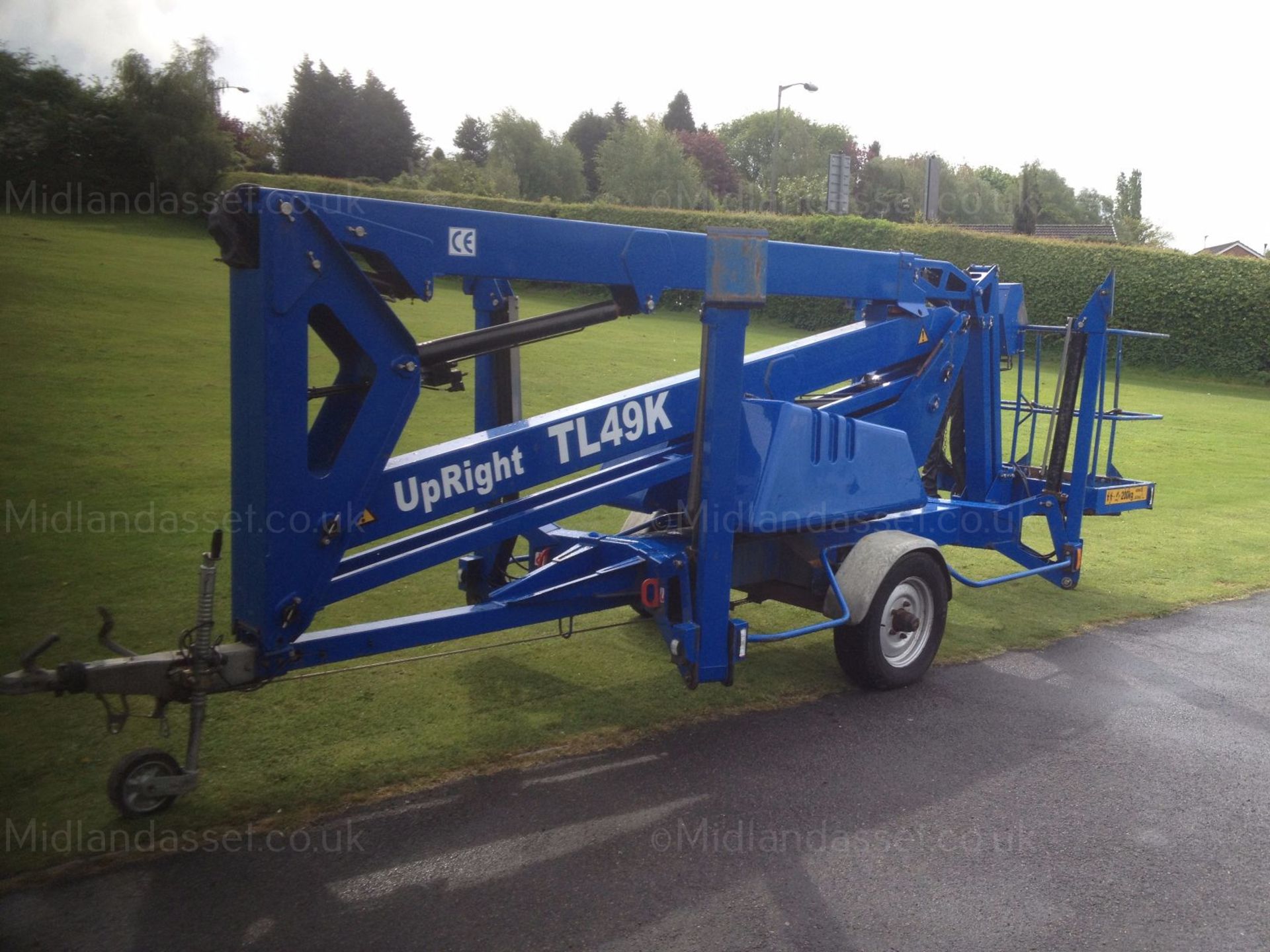 2007 UPRIGHT TL49K TRAILER MOUNTED ACCESS LIFT - Image 2 of 12