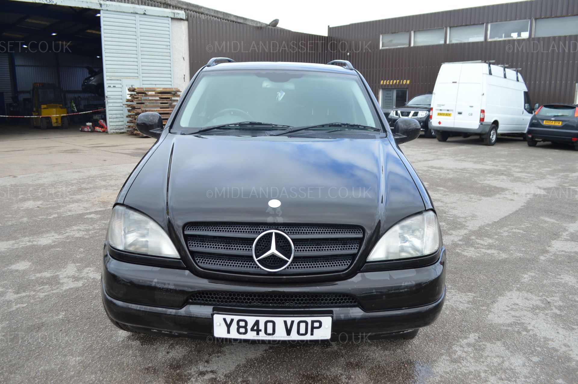 2001/Y REG MERCEDES ML270 CDI AUTO 5 DOOR ESTATE *NO VAT*   DATE OF REGISTRATION: 31st MAY 2001 MOT: - Image 2 of 23