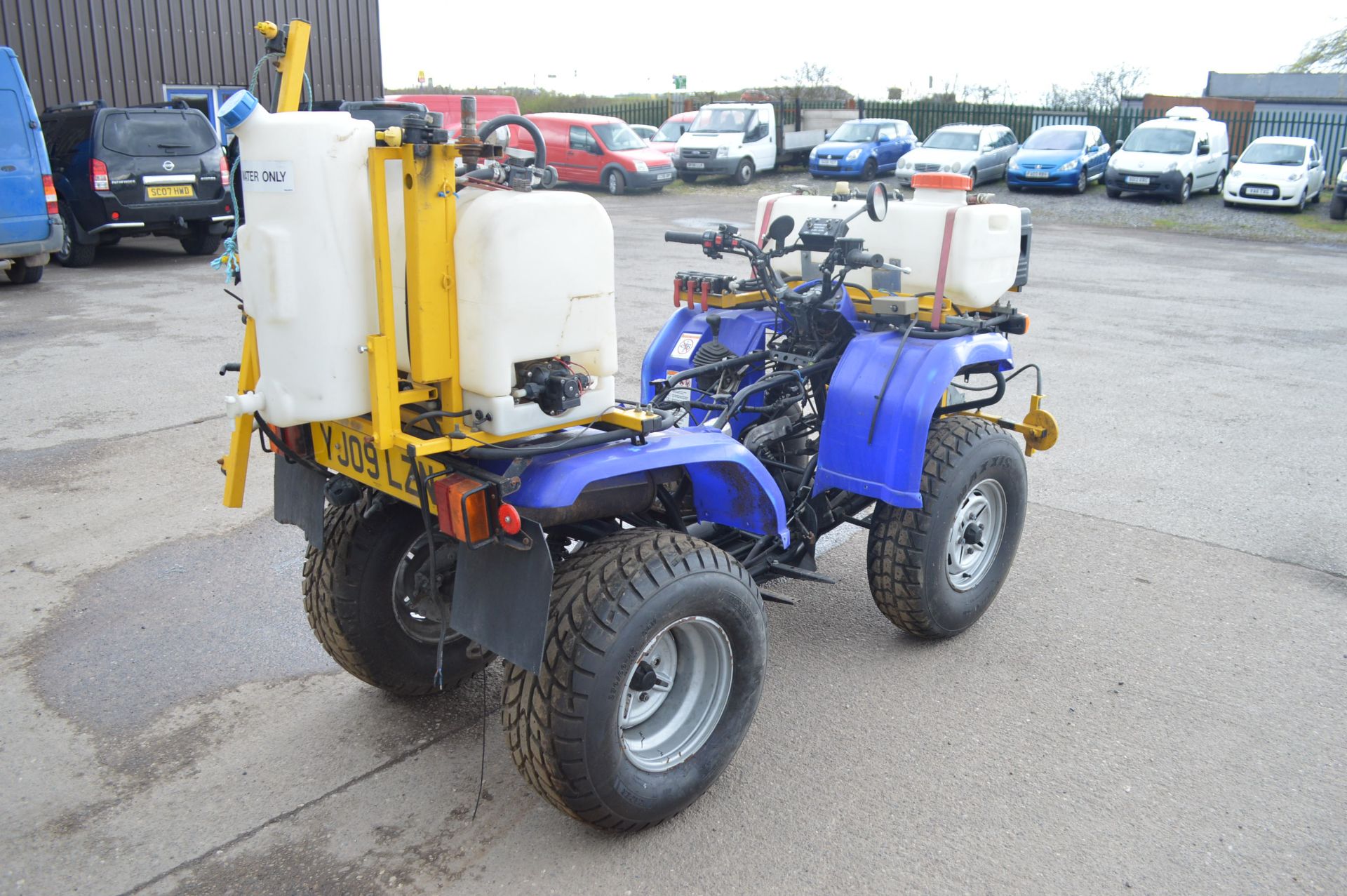 2009 YAMAHA QUAD BIKE WITH 2 SPRAYERS - 1 OWNER FROM NEW   WAS ORIGINALLY FITTED WITH A 350CC PETROL - Image 7 of 22