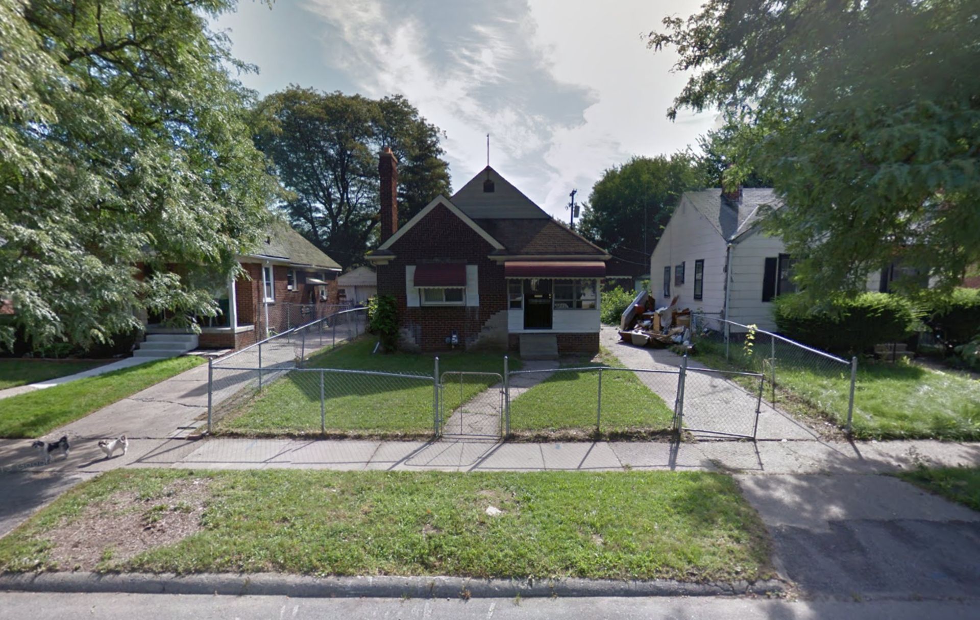 8940 COYLE ST DETROIT MI 48228 LAST SOLD IN 1995 FOR $38,000 Description provided by Trulia 8940