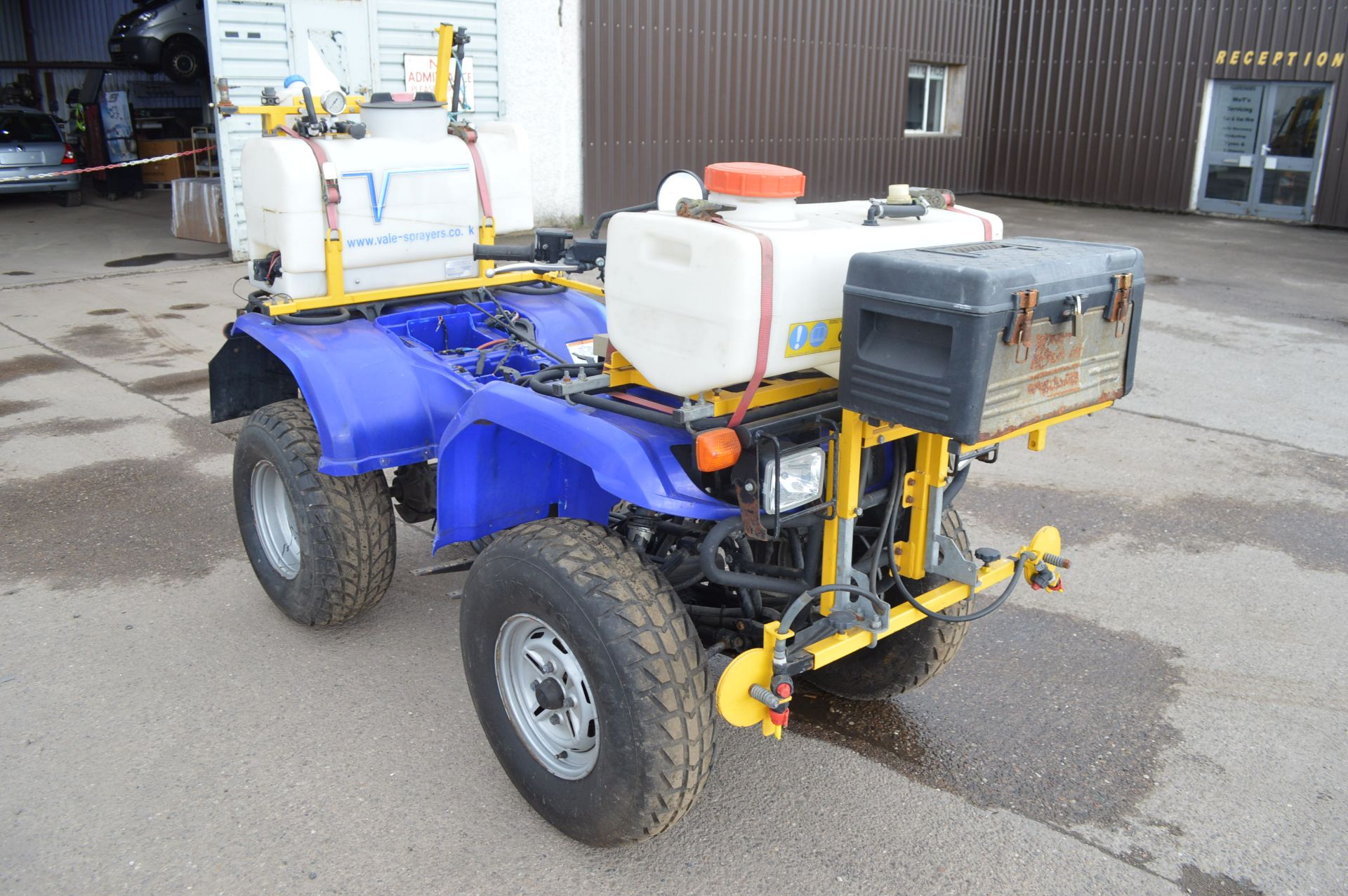 2009 YAMAHA QUAD BIKE WITH 2 SPRAYERS - 1 OWNER FROM NEW   WAS ORIGINALLY FITTED WITH A 350CC PETROL