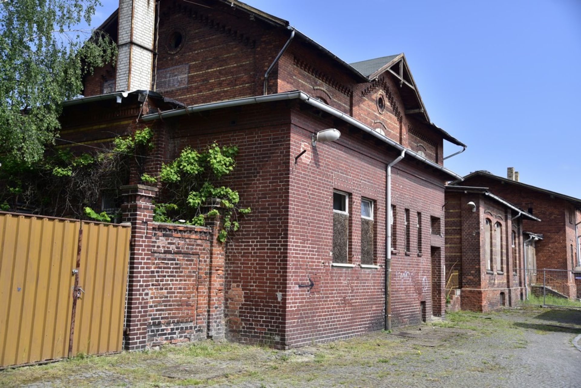 STATION HOUSE, GOODS SHED, OVER ONE ACRE Tangerhütte, Saxony, Germany,