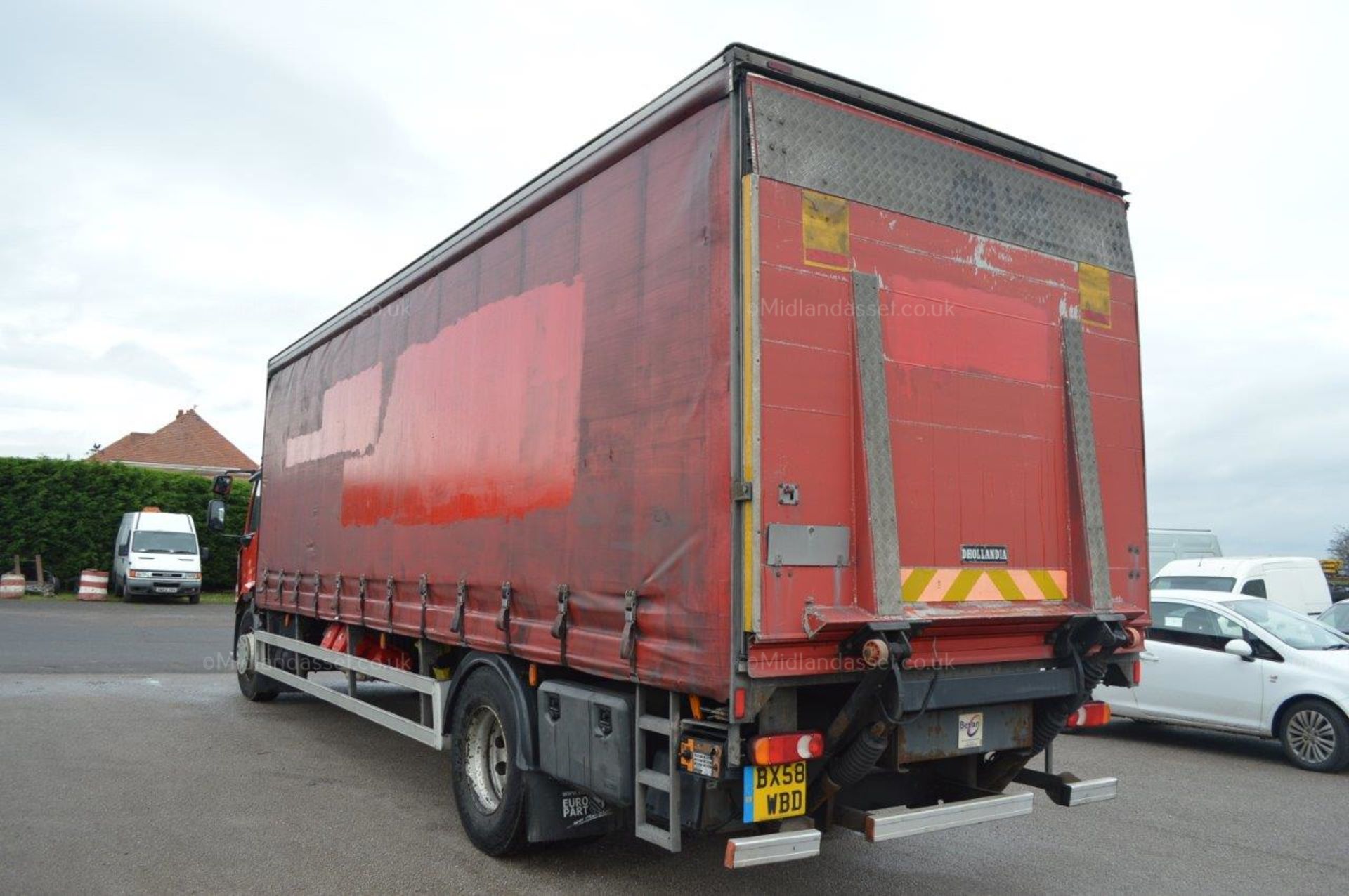 2008/58 REG RENAULT MIDLUM 18 TONNE CURTAIN SIDE LORRY WITH TAIL LIFT ONE OWNER - Image 4 of 24