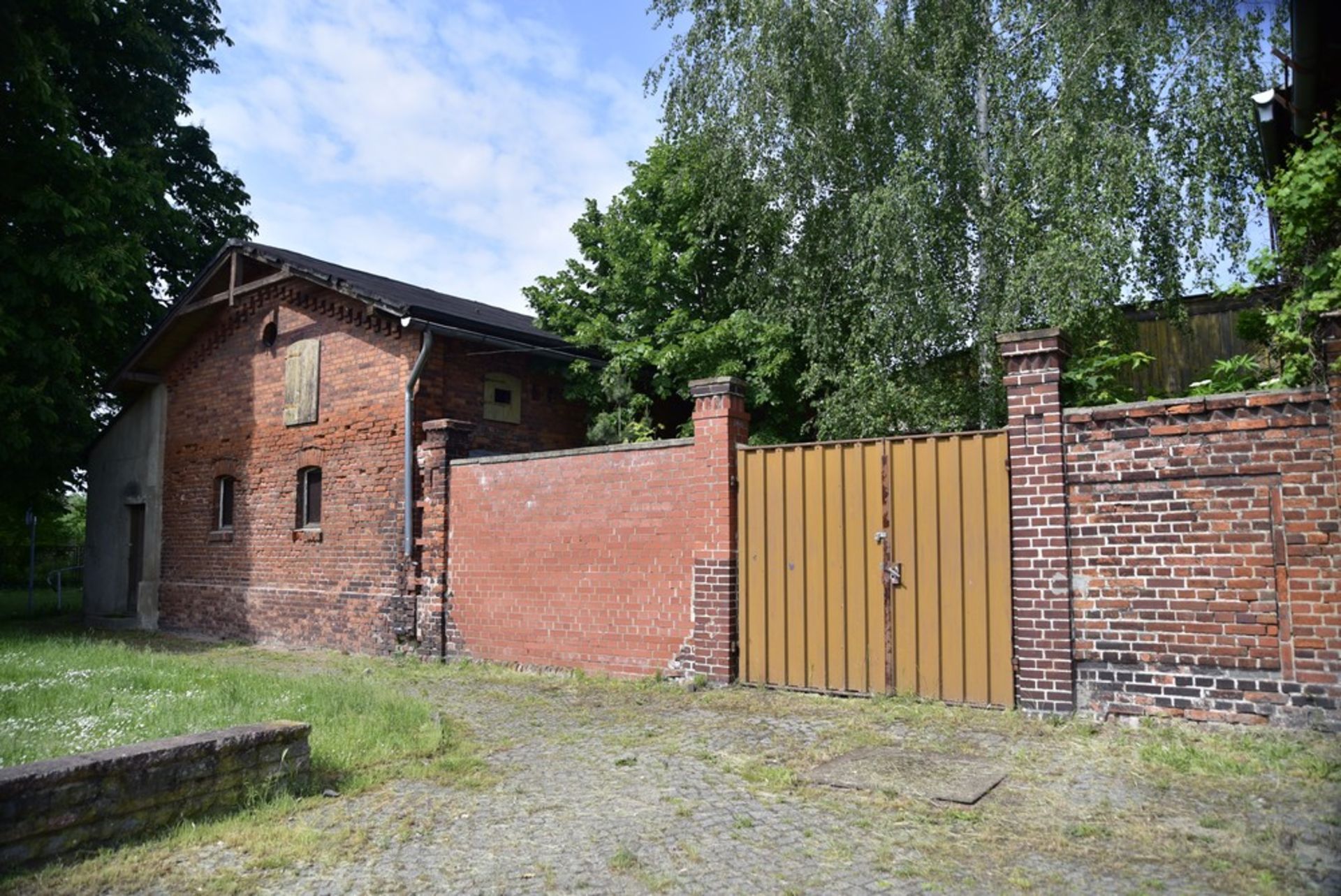 STATION HOUSE, GOODS SHED, OVER ONE ACRE Tangerhütte, Saxony, Germany, - Image 30 of 98