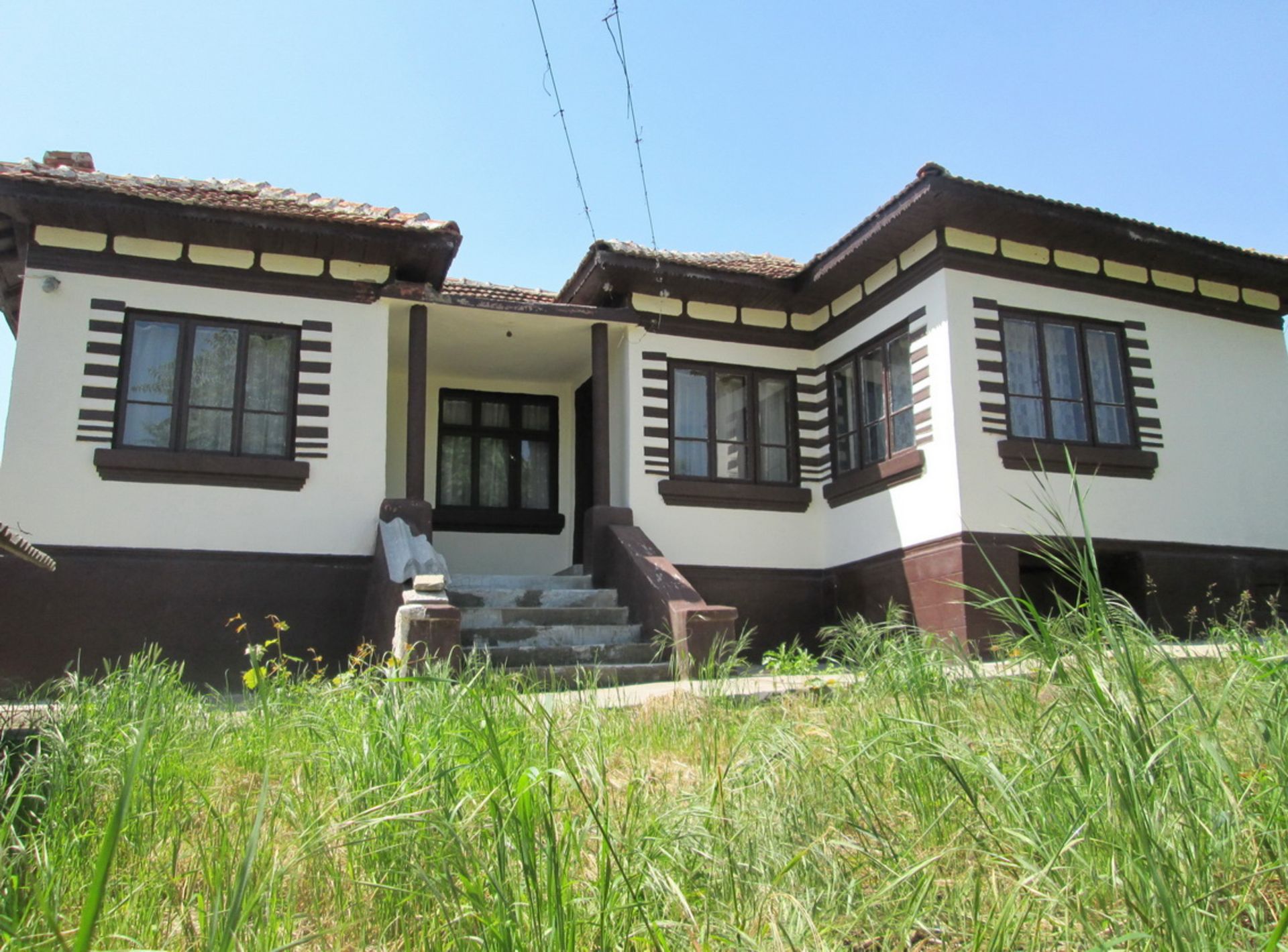 Original Balkan Style home only 35min from Dobrich!