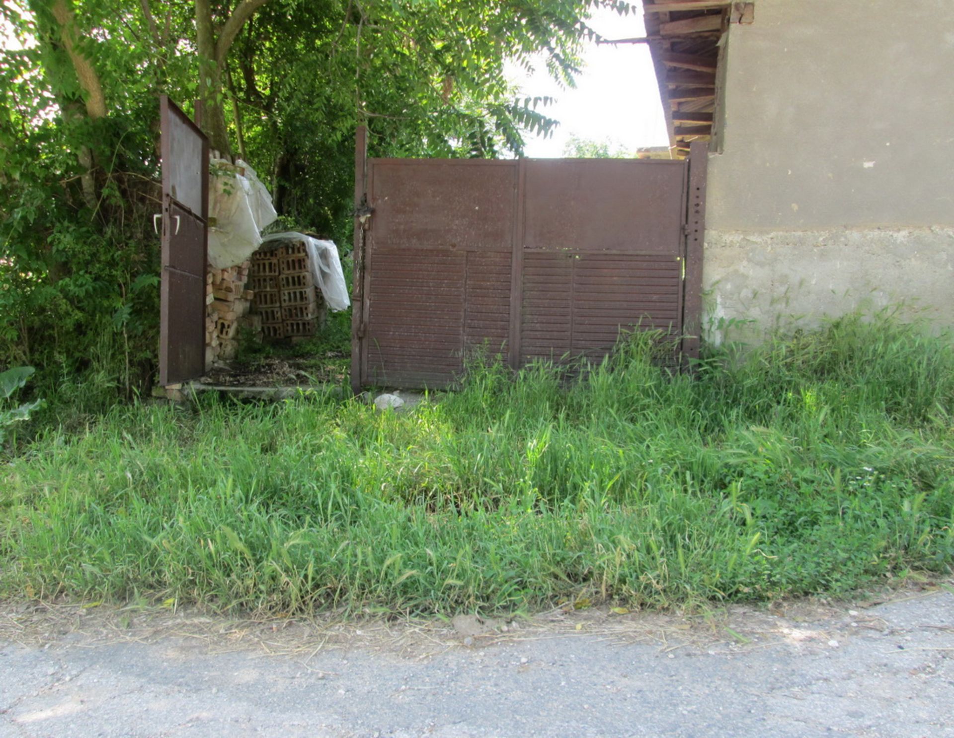 Original Balkan Style home only 35min from Dobrich! - Image 15 of 43