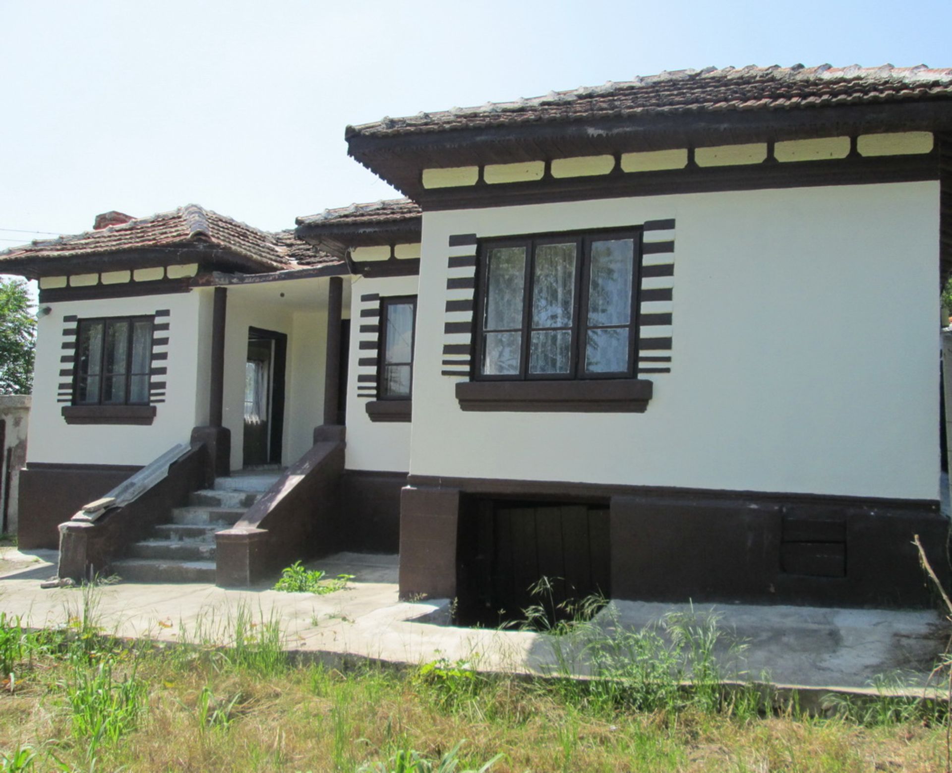 Original Balkan Style home only 35min from Dobrich! - Image 4 of 43