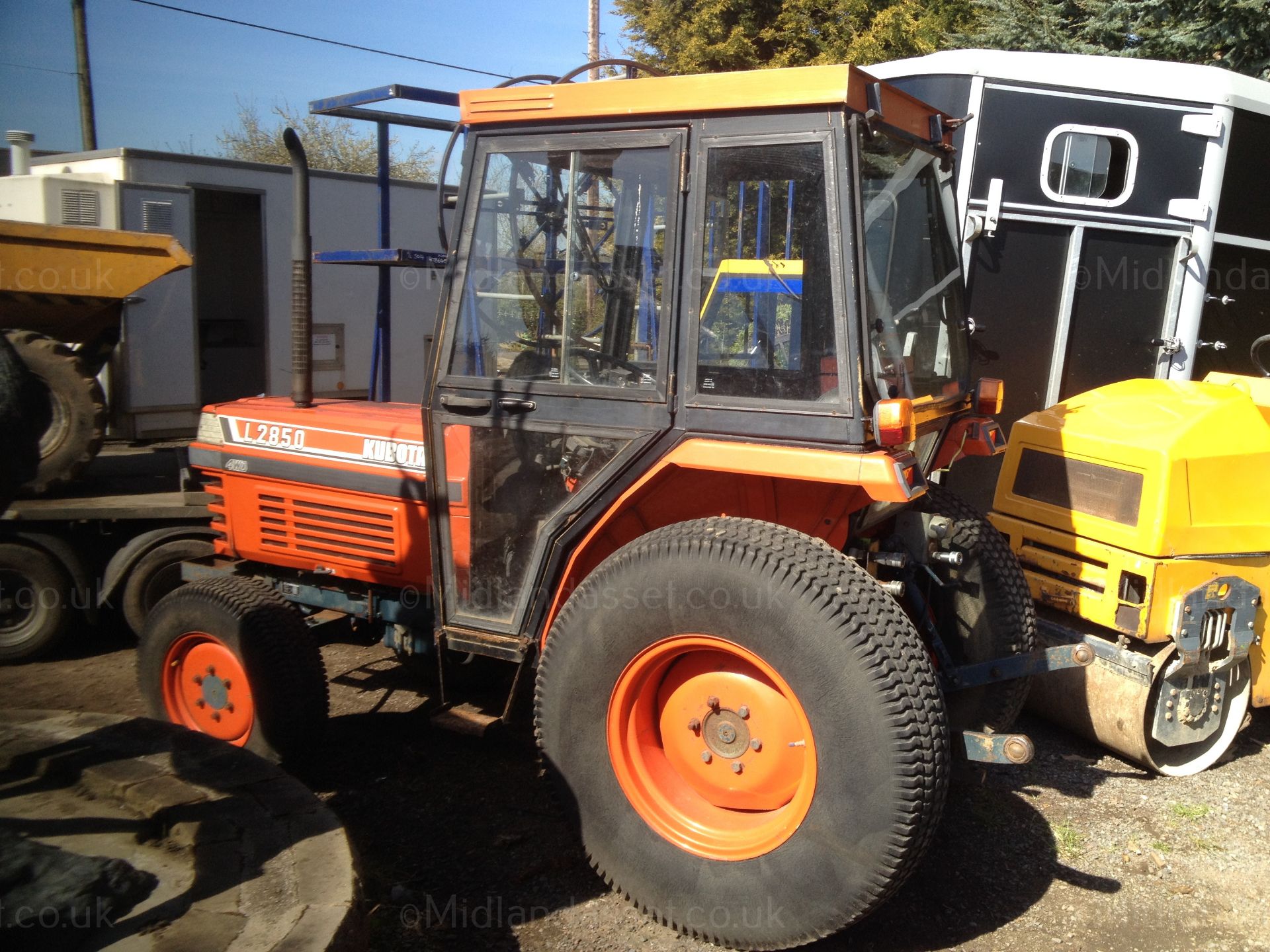 KUBOTA L2850 D TRACTOR WITH CAB