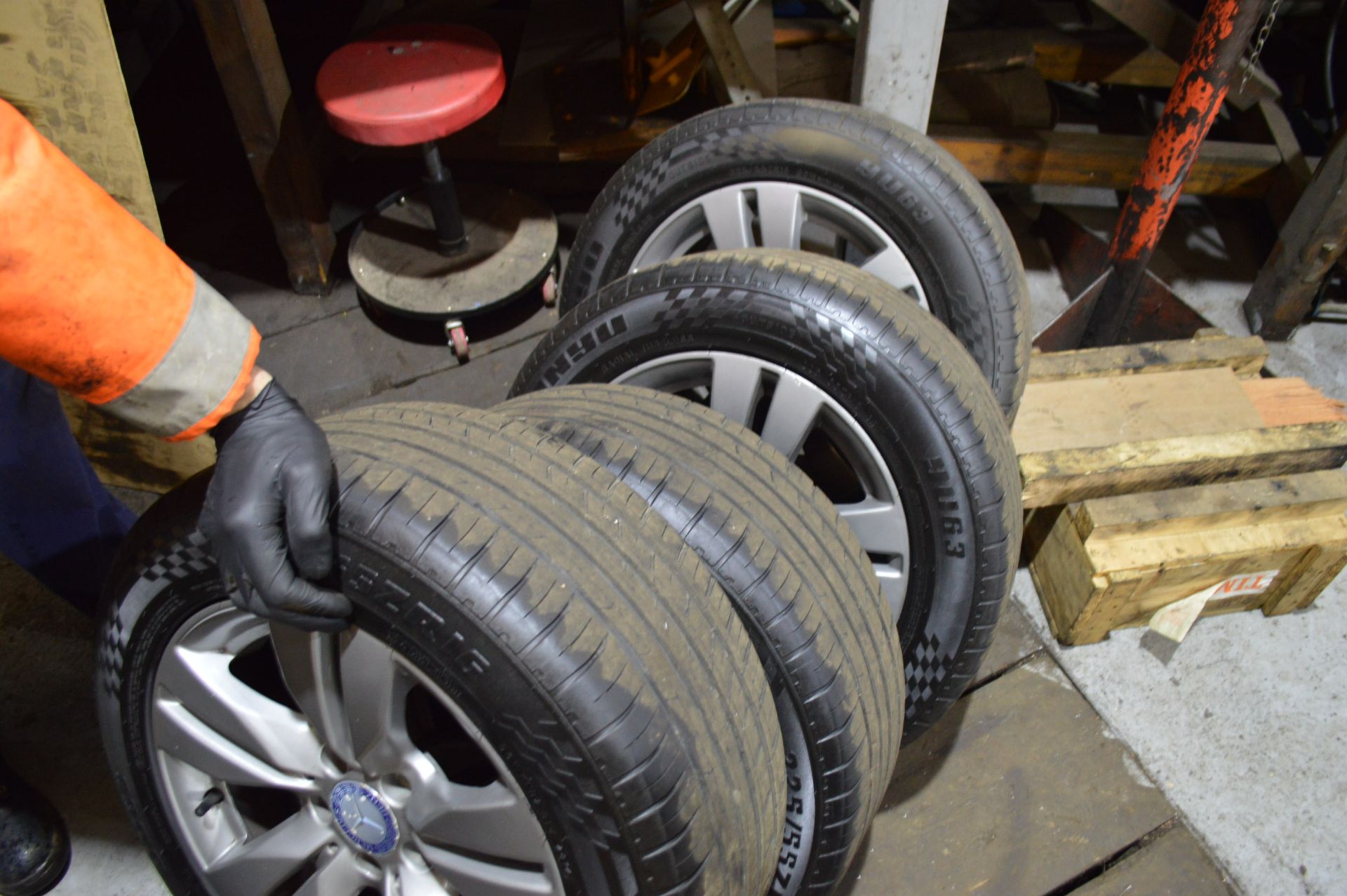 16" MERCEDES-BENZ ALLOY WHEELS - REMOVED FROM 2012 MERCEDES E CLASS *NO VAT* - Image 4 of 6