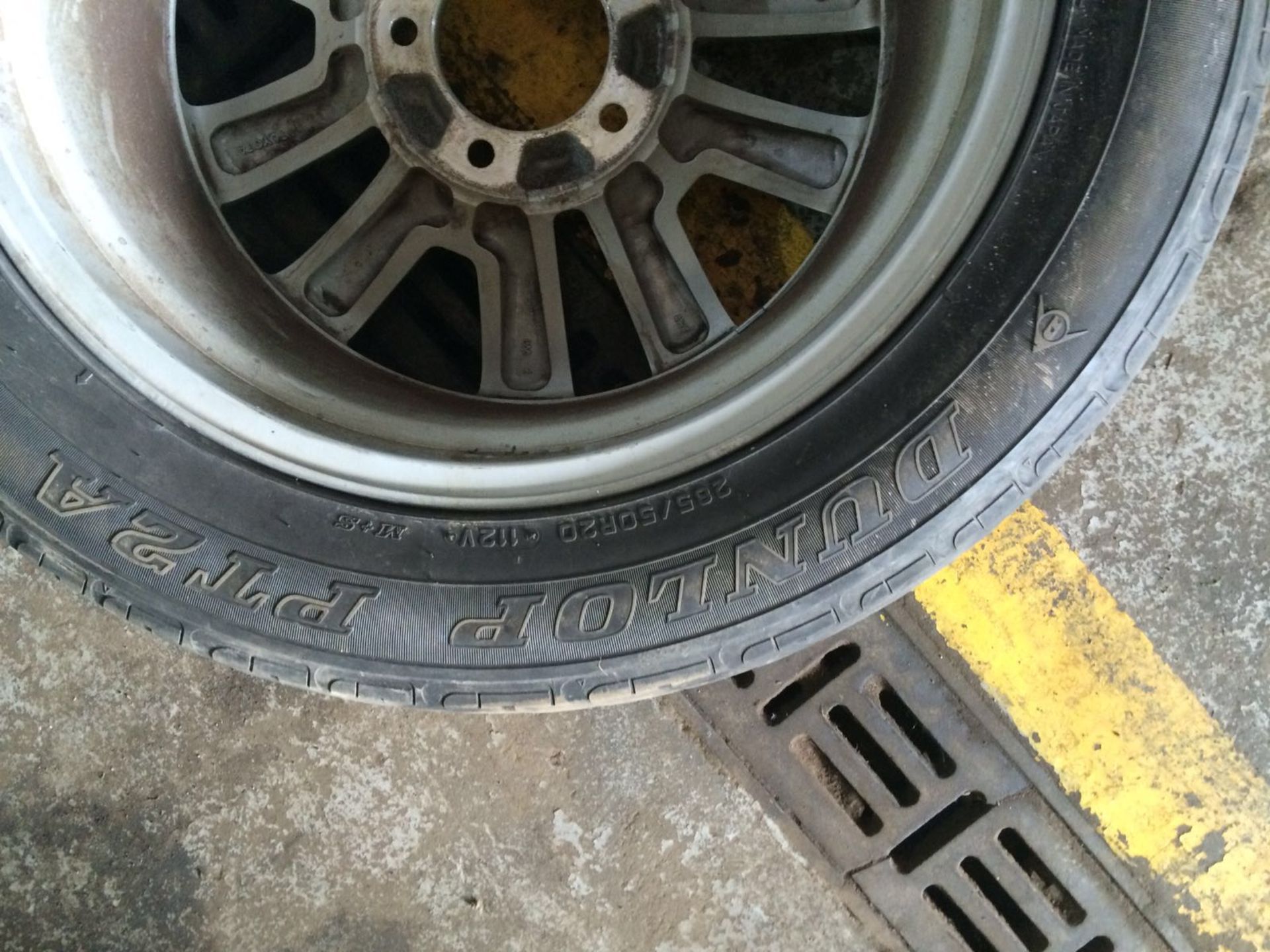 20" TOYOTA LAND-CRUISER WHEEL, REMOVED AS A SPARE WHEEL *NO VAT* - Image 4 of 9