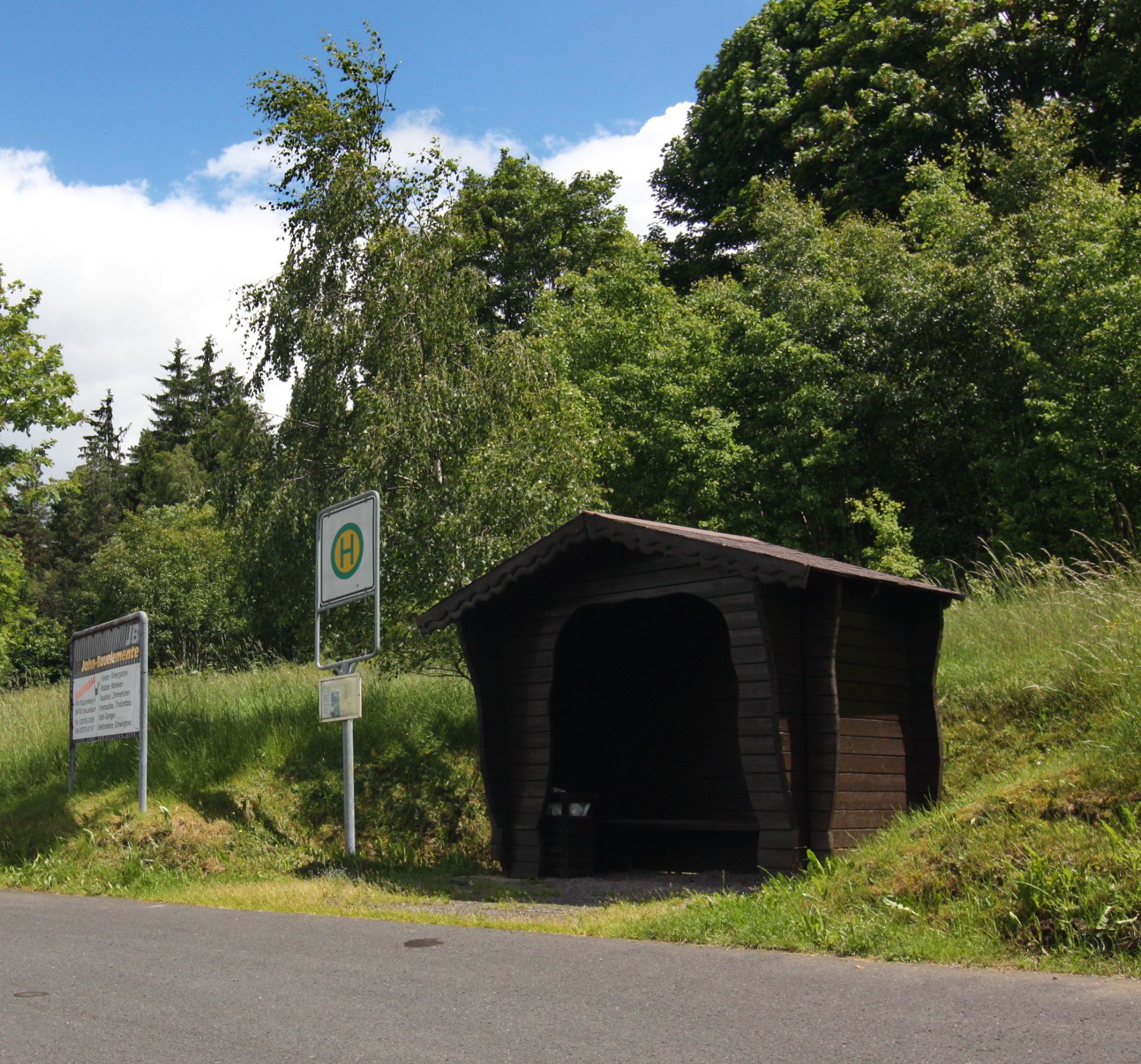 Meuselbach-Schwarzm.hle, Germany - HUGE 50 ROOM HOUSE(S) PUB AND WORKSHOPS 1/2 ACRE - Image 103 of 114