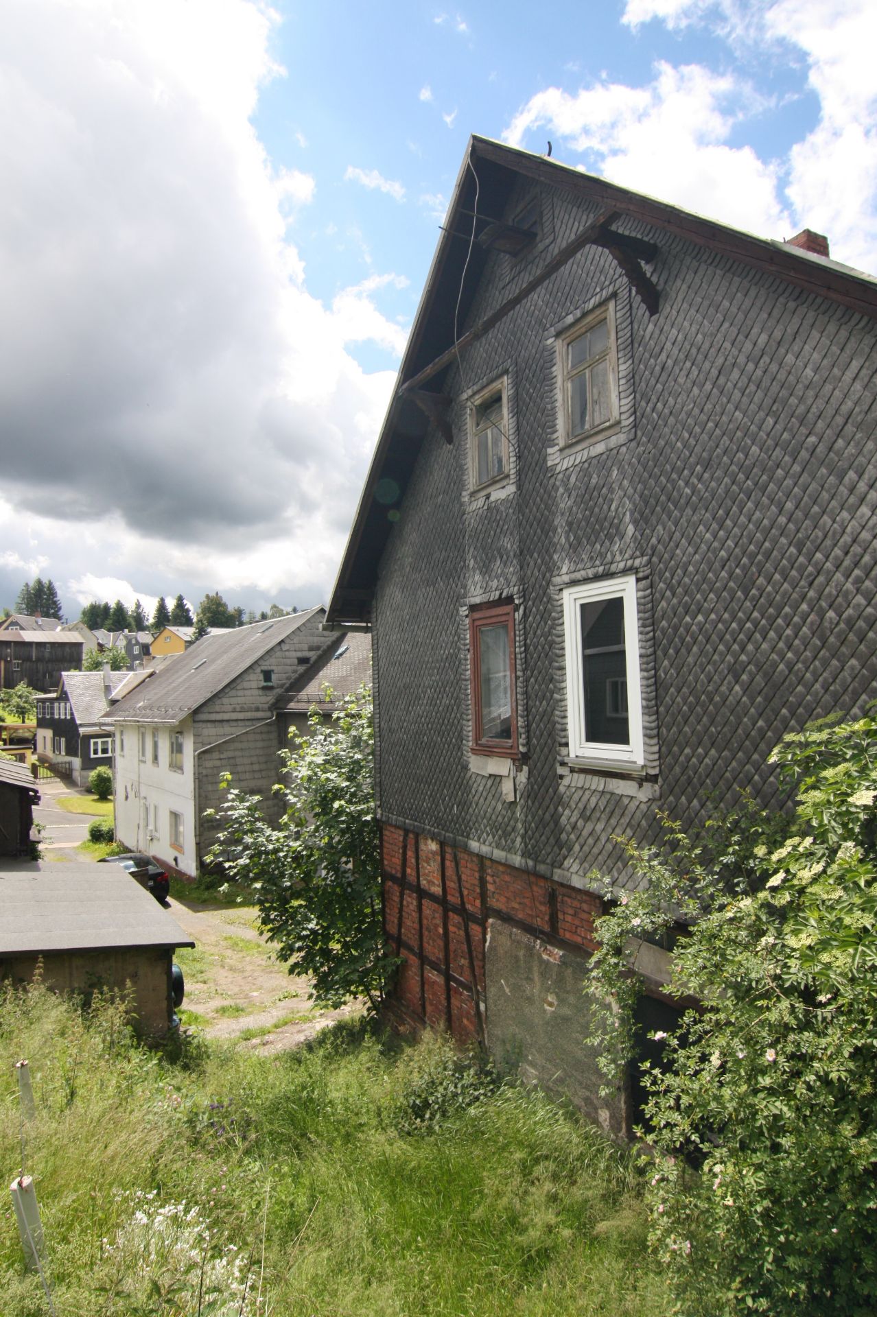 Meuselbach-Schwarzm.hle, Germany - HUGE 50 ROOM HOUSE(S) PUB AND WORKSHOPS 1/2 ACRE - Image 81 of 114